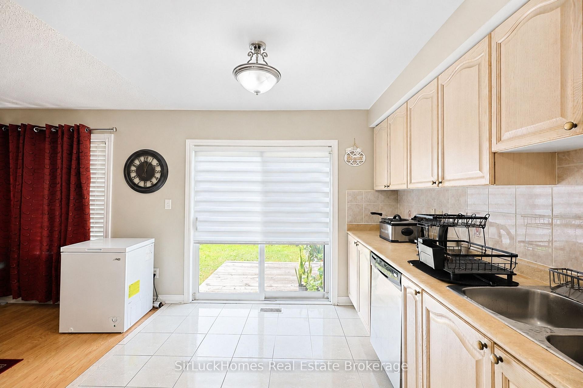 Photo 39 of 32 Polar Bear Place, Brampton, Sandringham-Wellington — HOMEH