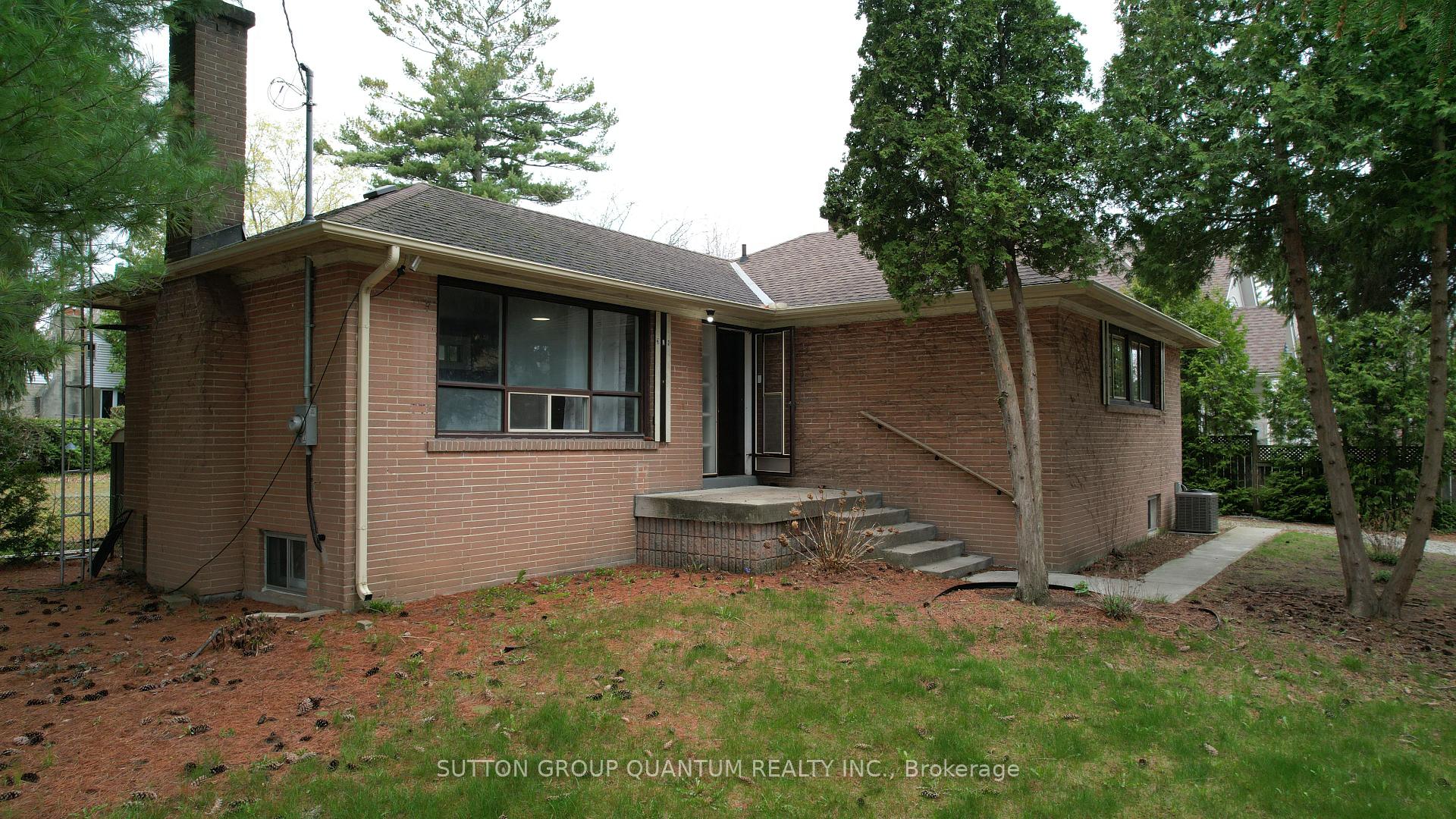 Photo of 394 Maplehurst Avenue