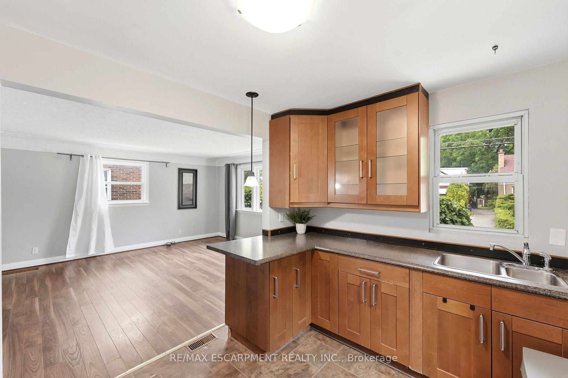 Photo 14 of 61 Glenmount Avenue, Hamilton, Ainslie Wood — HOMEH
