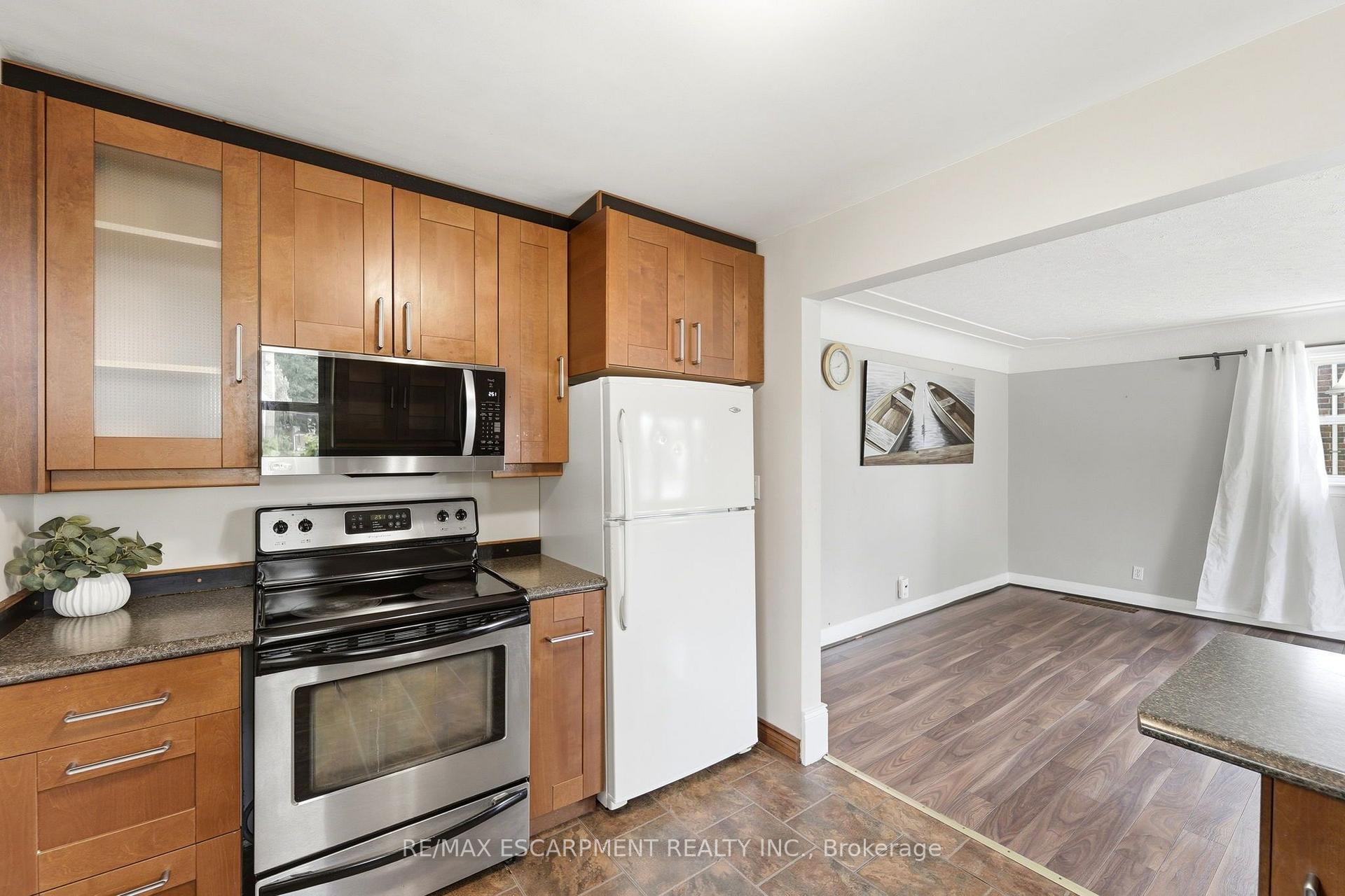Photo 15 of 61 Glenmount Avenue, Hamilton, Ainslie Wood — HOMEH