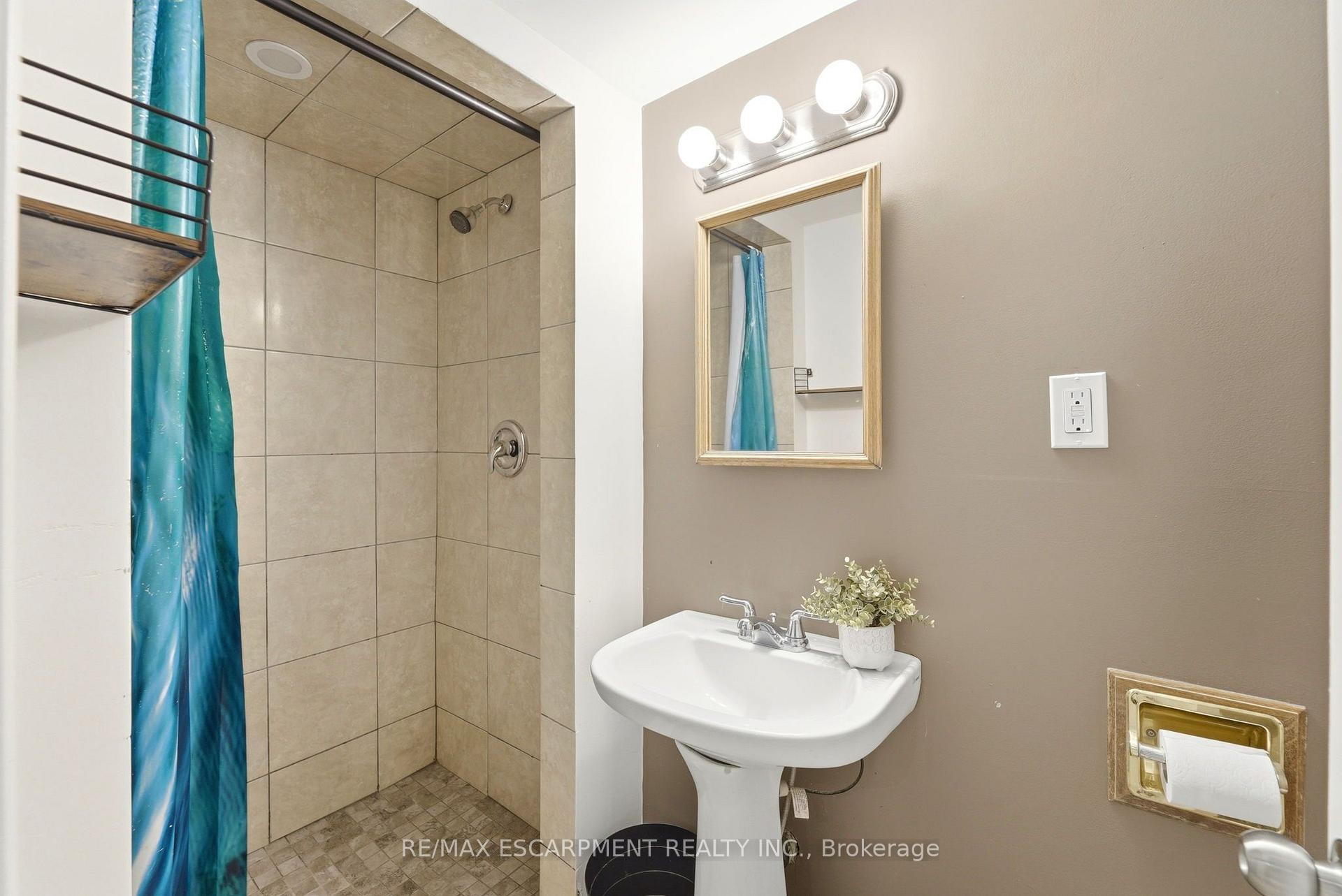 Photo 29 of 61 Glenmount Avenue, Hamilton, Ainslie Wood — HOMEH