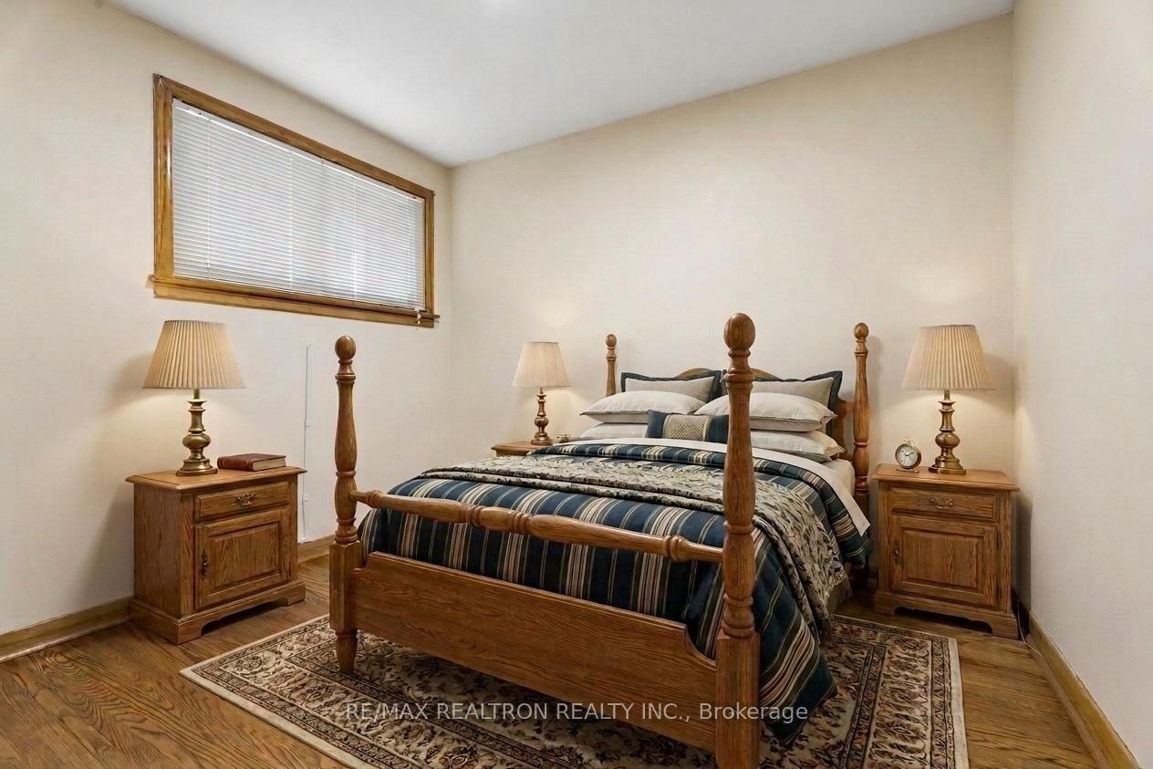 Photo 18 of 831 Mohawk Road E, Hamilton, Hampton Heights — HOMEH