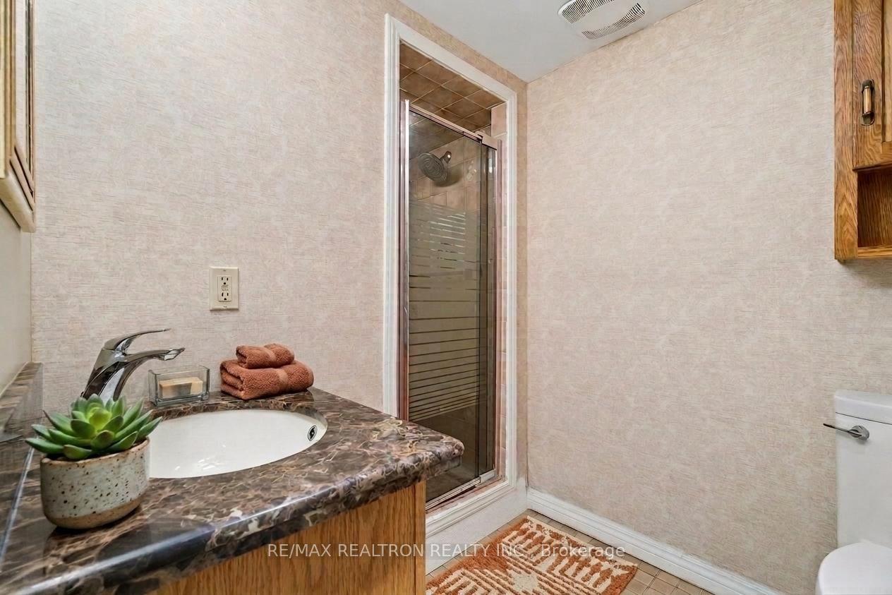 Photo 32 of 831 Mohawk Road E, Hamilton, Hampton Heights — HOMEH