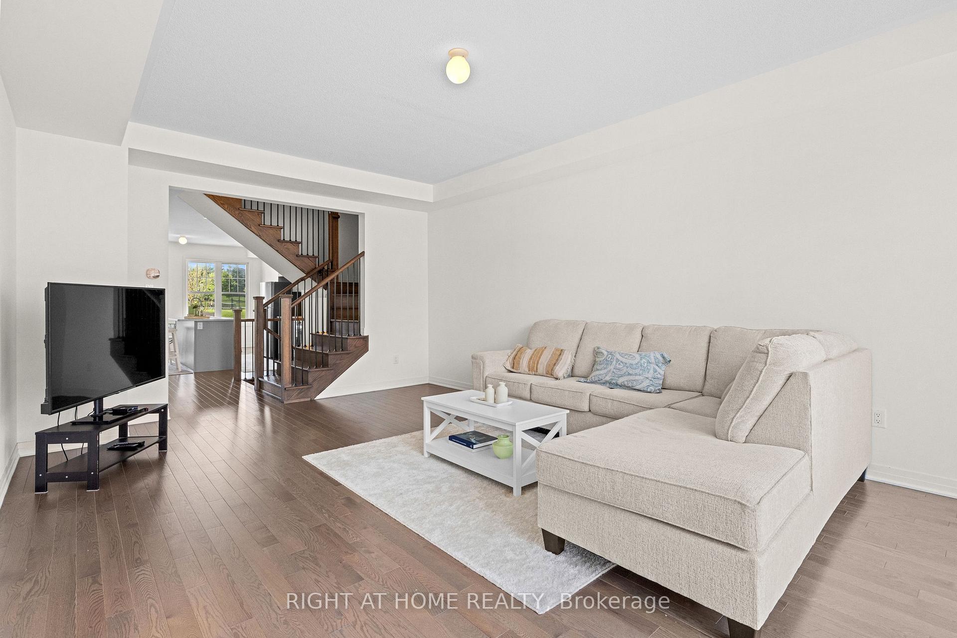 Photo 5 of 1475 Green Road, Clarington, Bowmanville — HOMEH