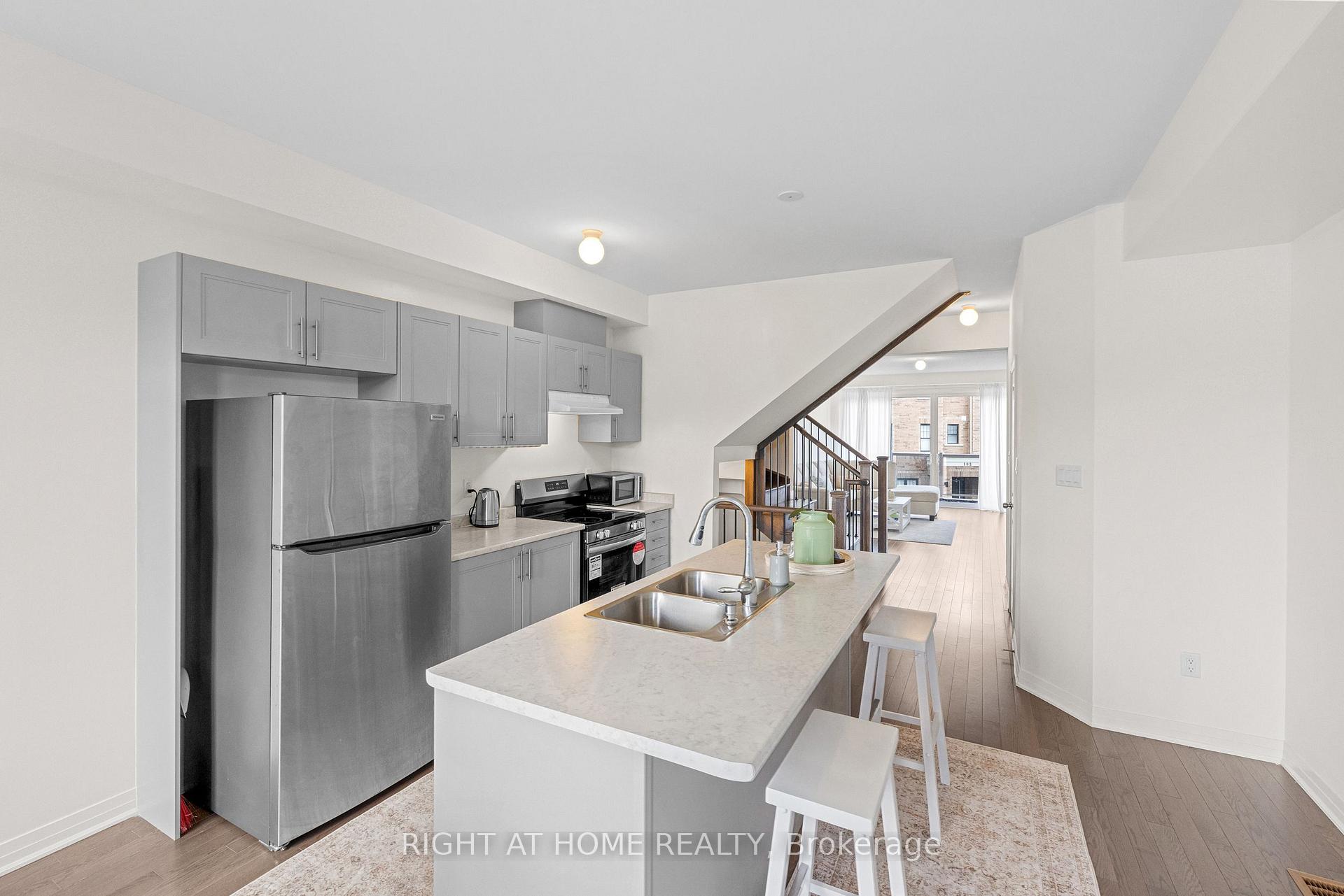 Photo 11 of 1475 Green Road, Clarington, Bowmanville — HOMEH