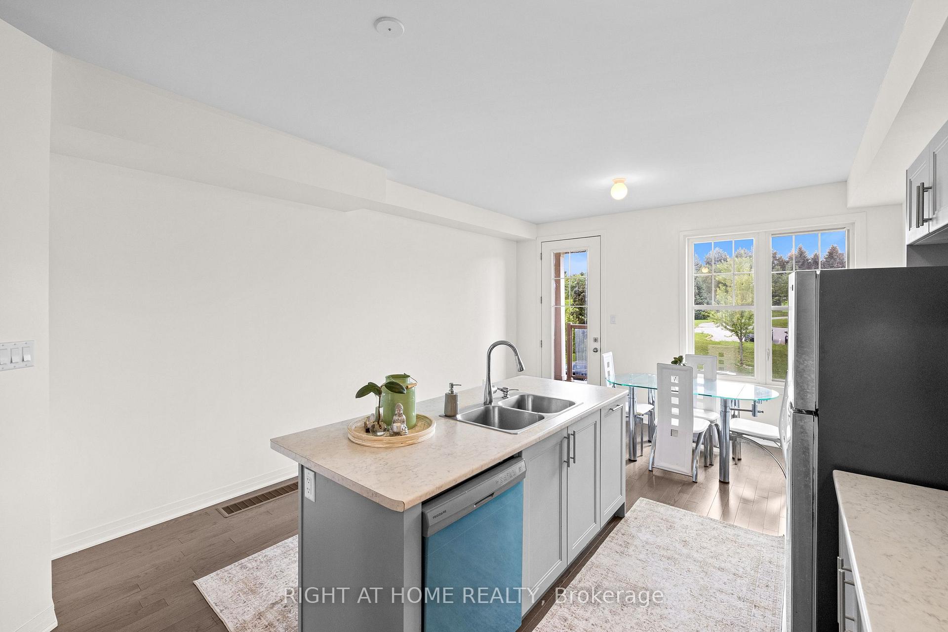 Photo 12 of 1475 Green Road, Clarington, Bowmanville — HOMEH
