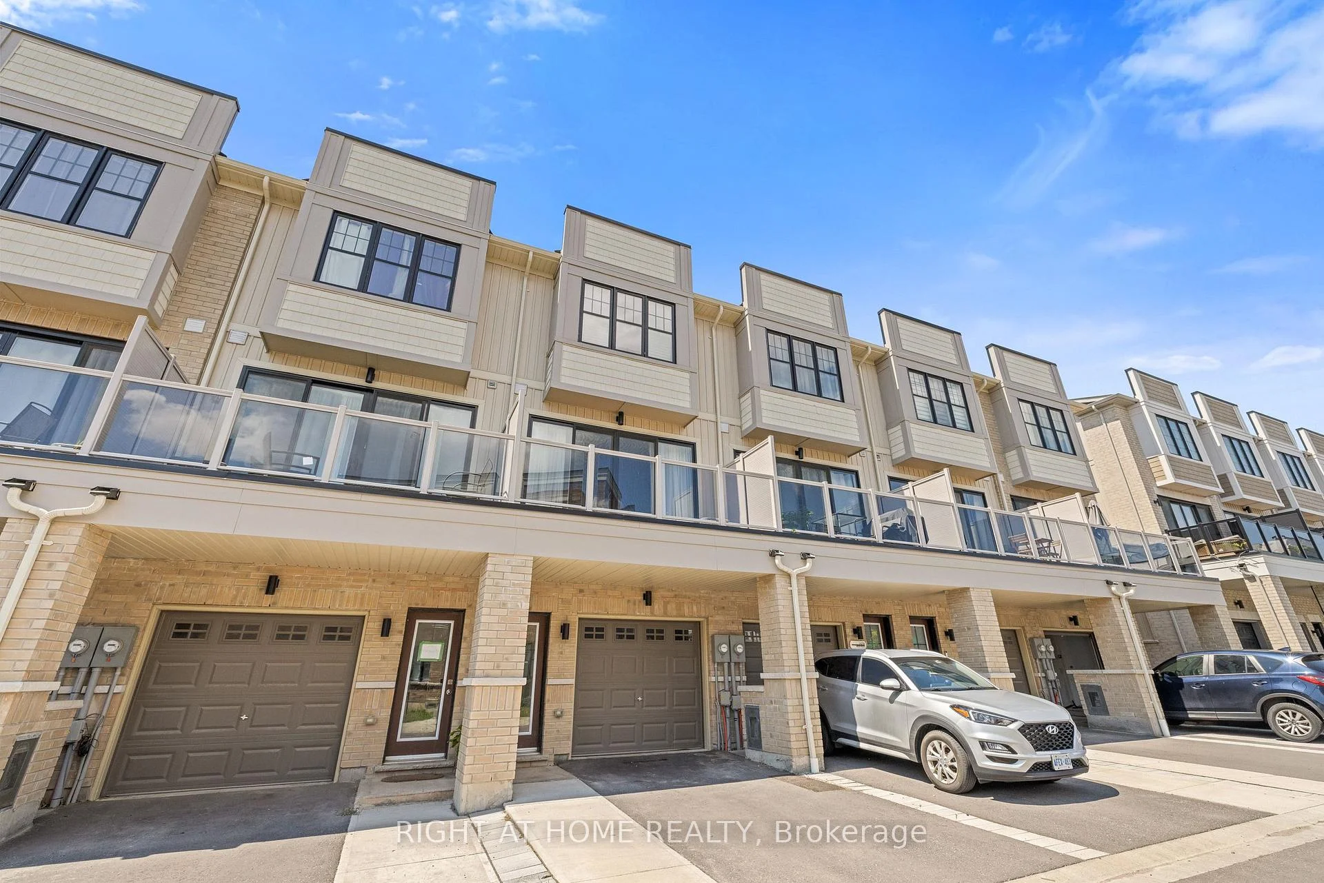 Photo 3 of 1475 Green Road, Clarington, Bowmanville — HOMEH