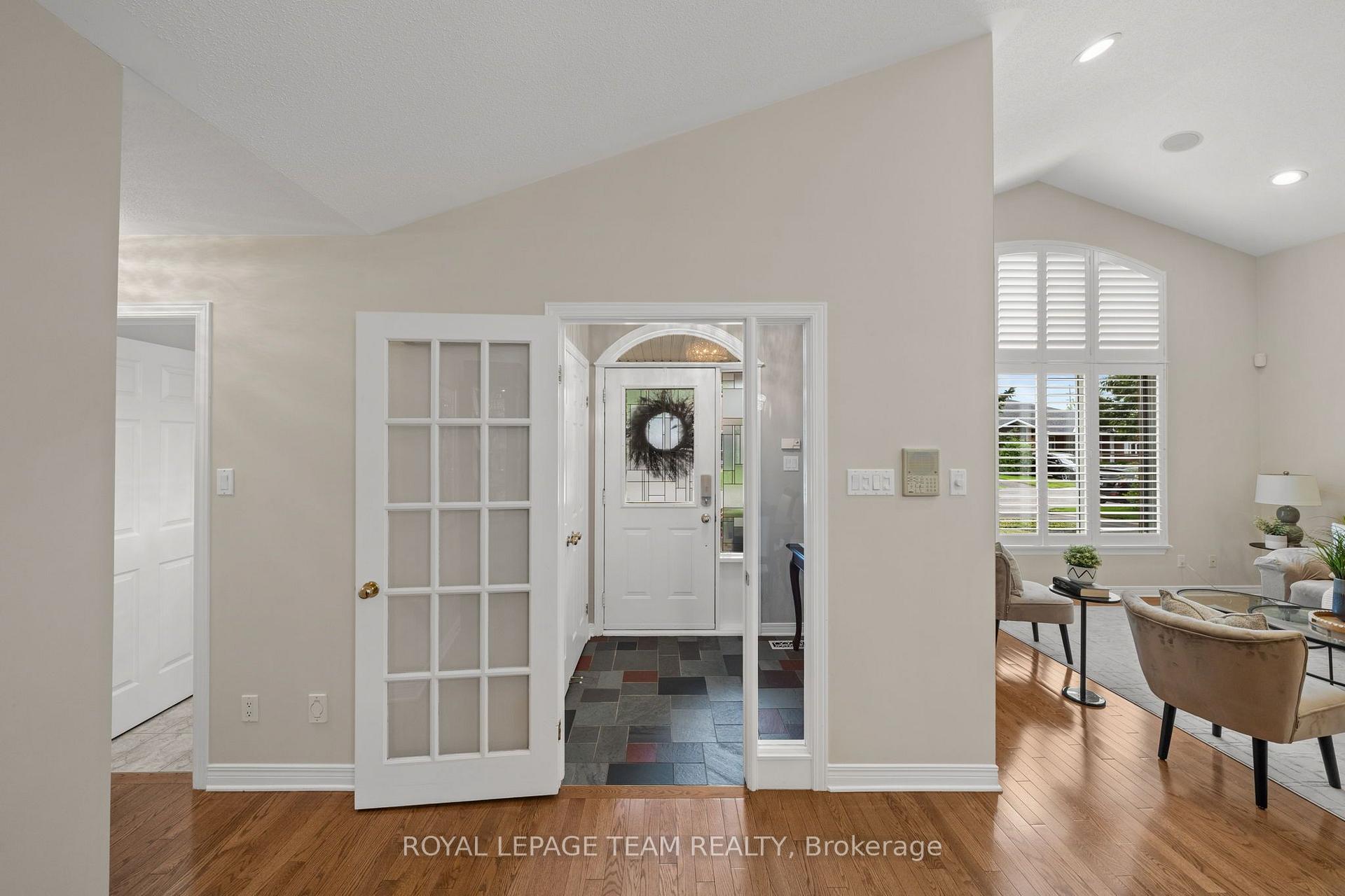Photo 4 of 791 Hot Springs Way, Ottawa, Riverside South/Gloucester Glen — HOMEH