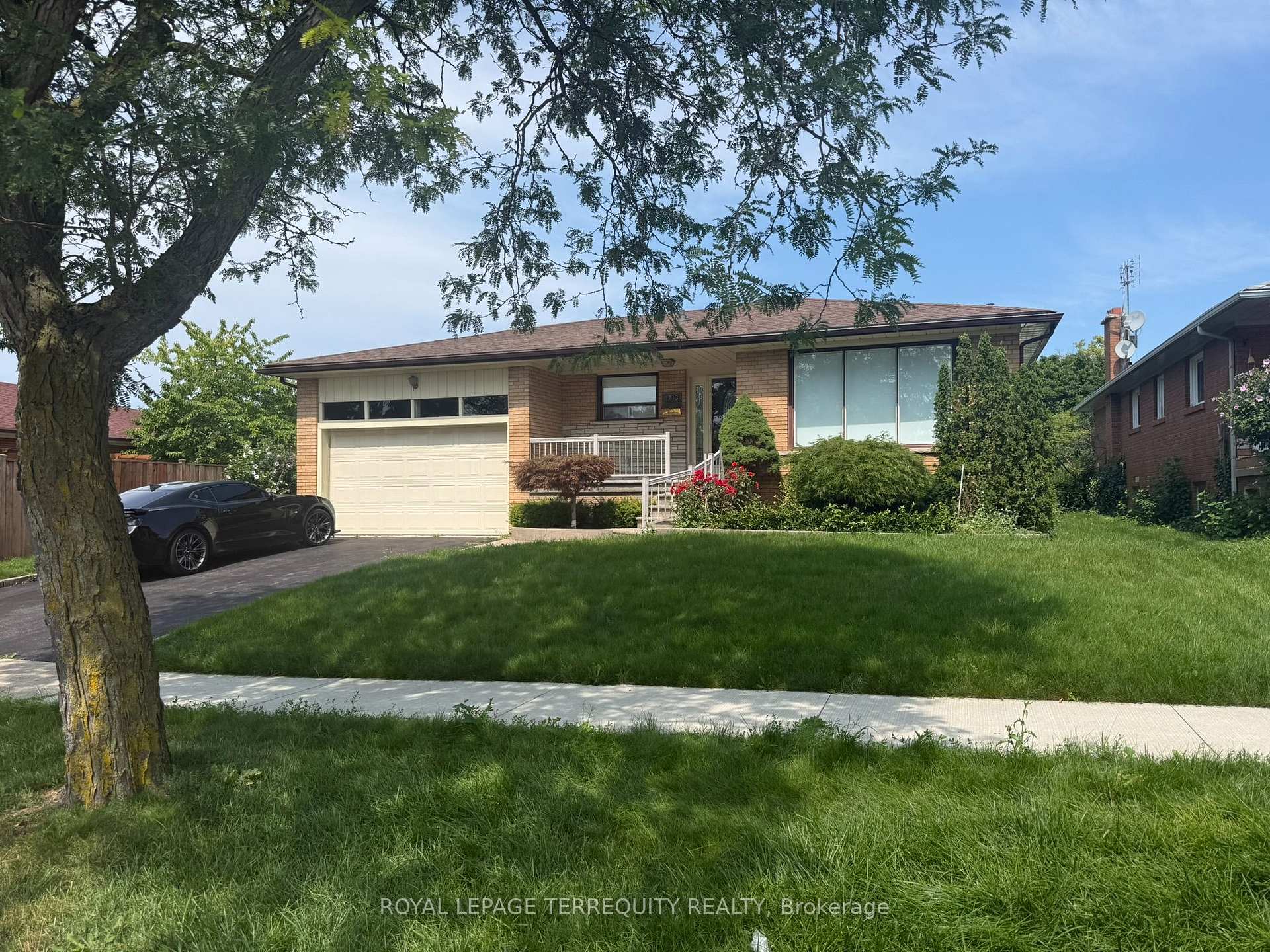 Photo 1 of 1213 Shamir Crescent, Mississauga, Erindale — HOMEH