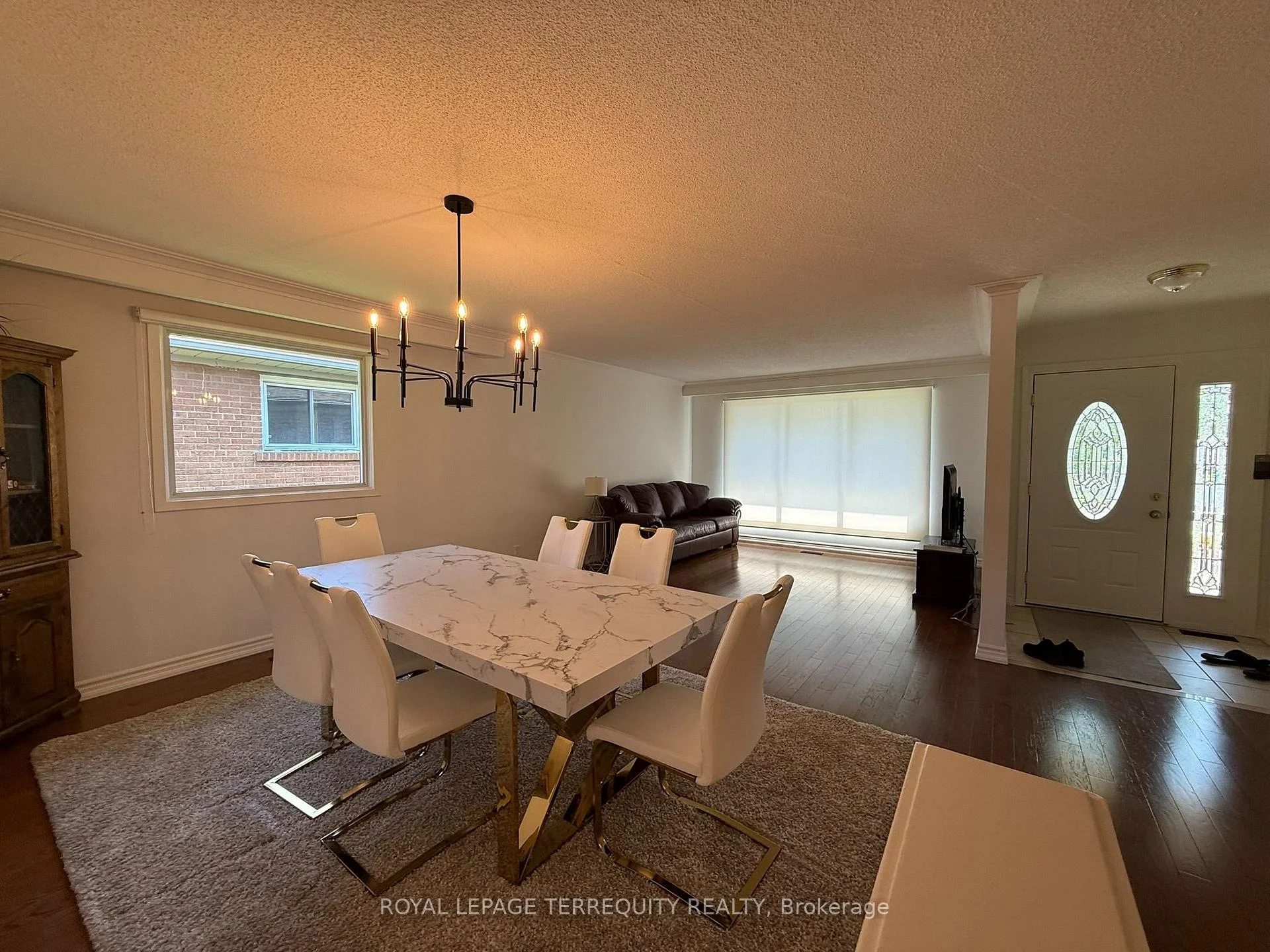 Photo 2 of 1213 Shamir Crescent, Mississauga, Erindale — HOMEH