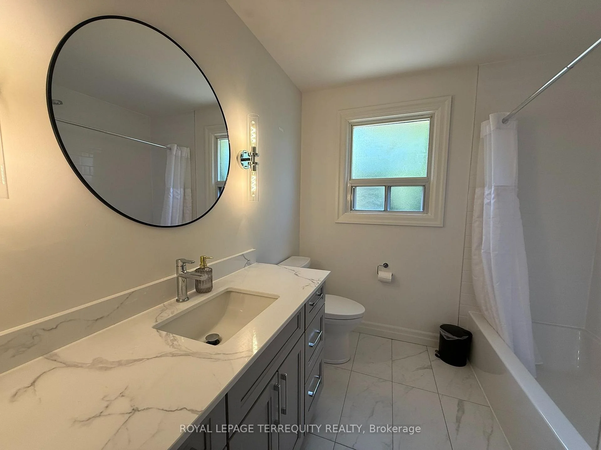 Photo 11 of 1213 Shamir Crescent, Mississauga, Erindale — HOMEH