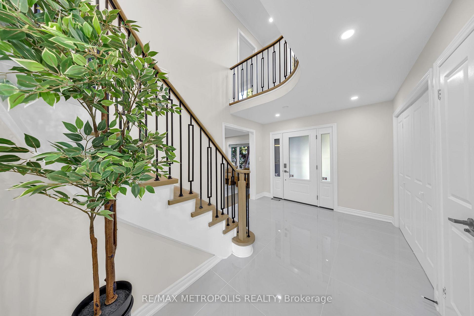 Photo 24 of 296 Thornton Road N, Oshawa, McLaughlin — HOMEH