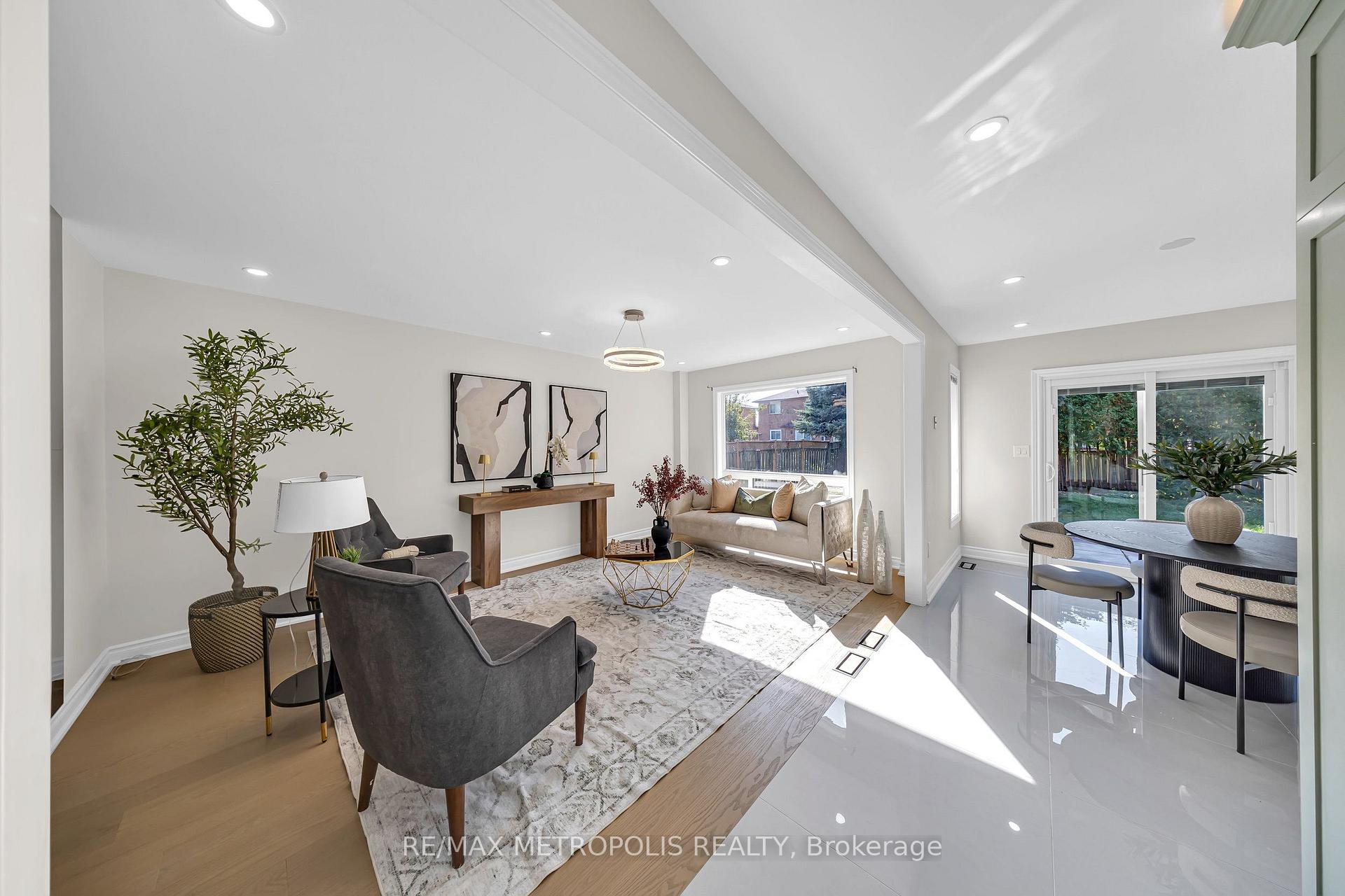 Photo 25 of 296 Thornton Road N, Oshawa, McLaughlin — HOMEH