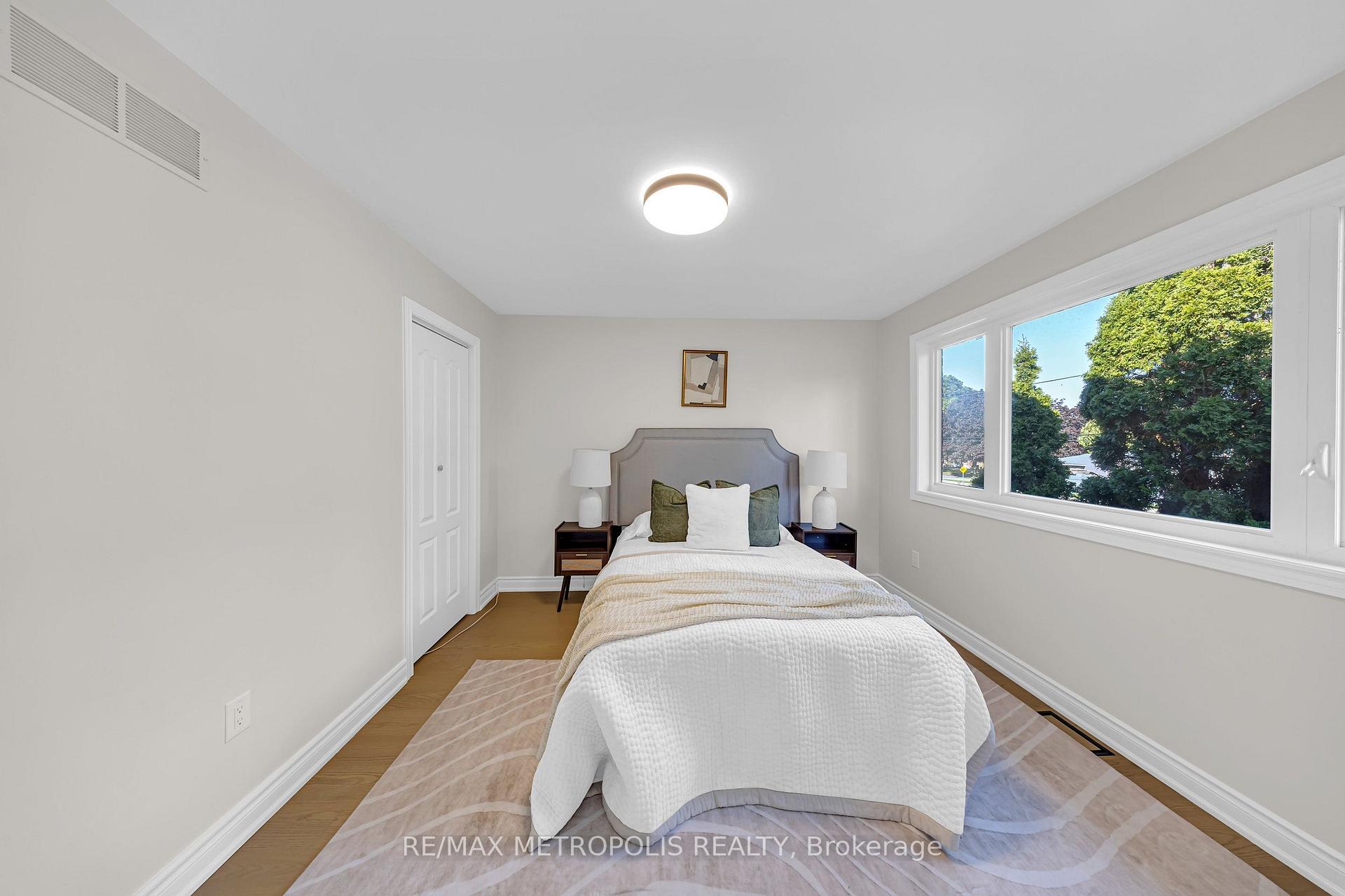 Photo 29 of 296 Thornton Road N, Oshawa, McLaughlin — HOMEH