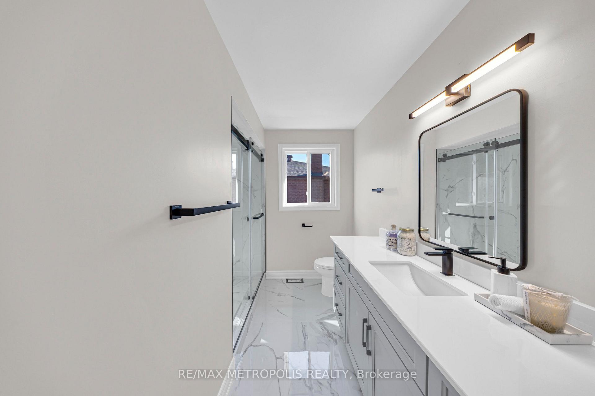 Photo 32 of 296 Thornton Road N, Oshawa, McLaughlin — HOMEH