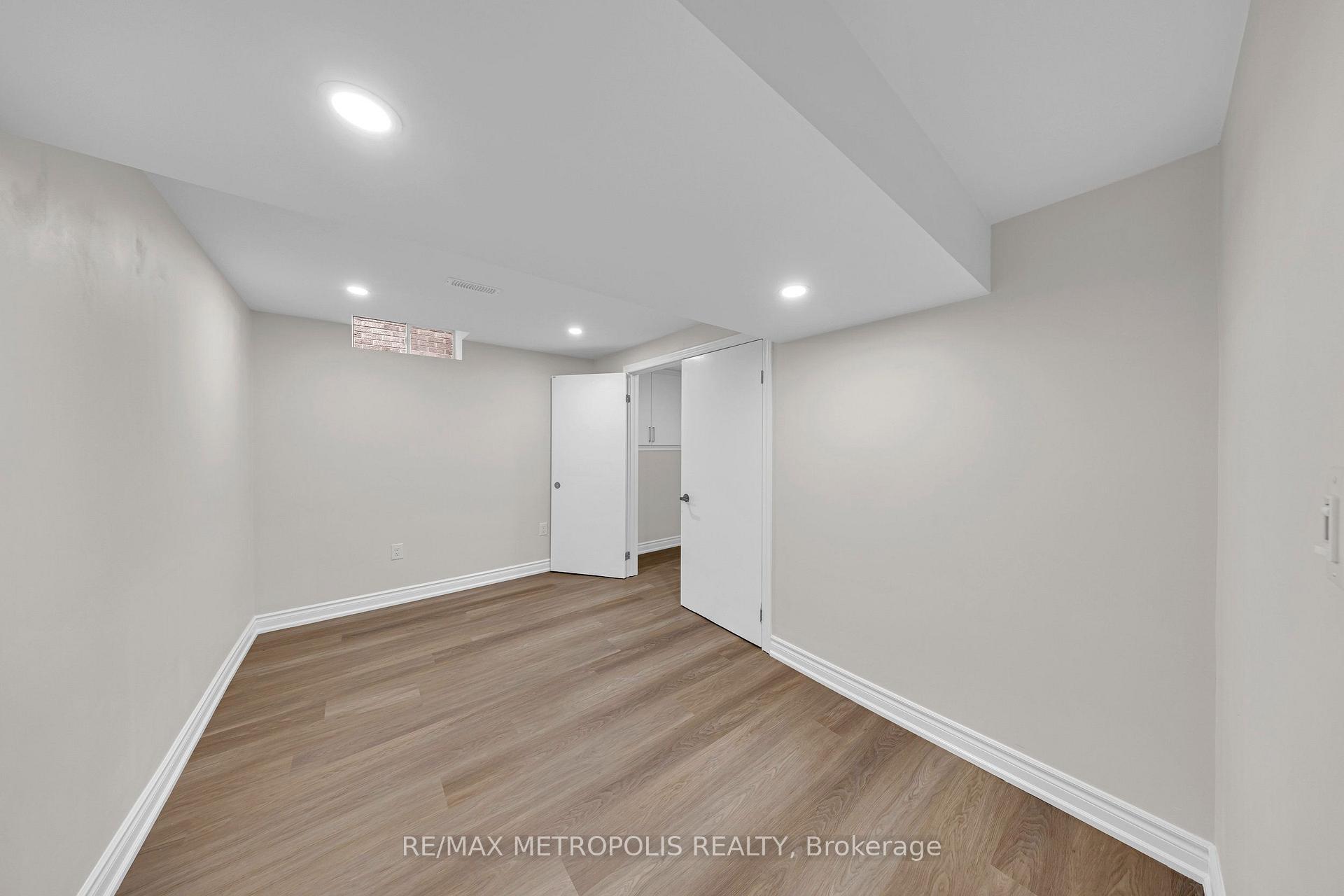 Photo 39 of 296 Thornton Road N, Oshawa, McLaughlin — HOMEH