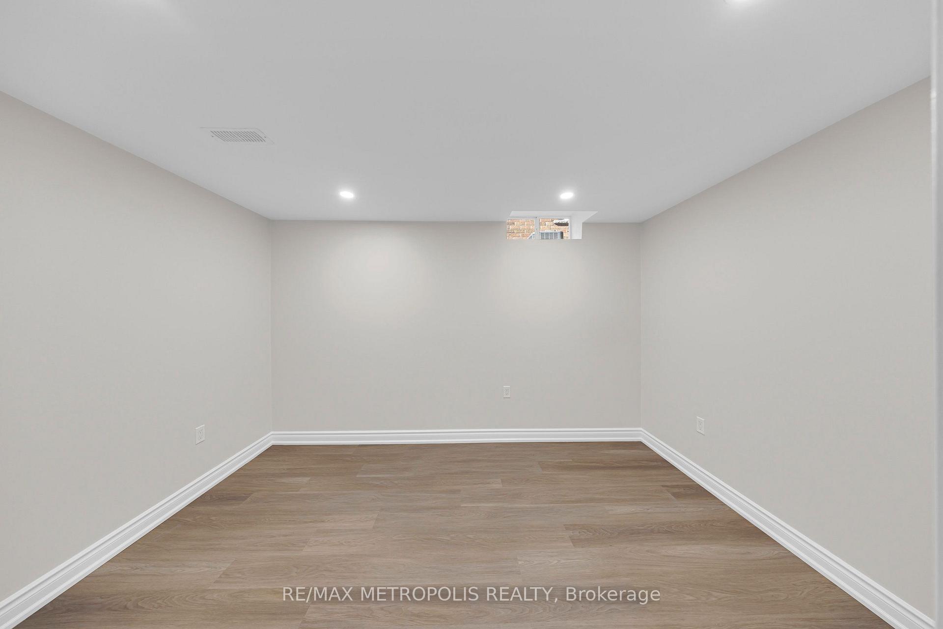 Photo 43 of 296 Thornton Road N, Oshawa, McLaughlin — HOMEH