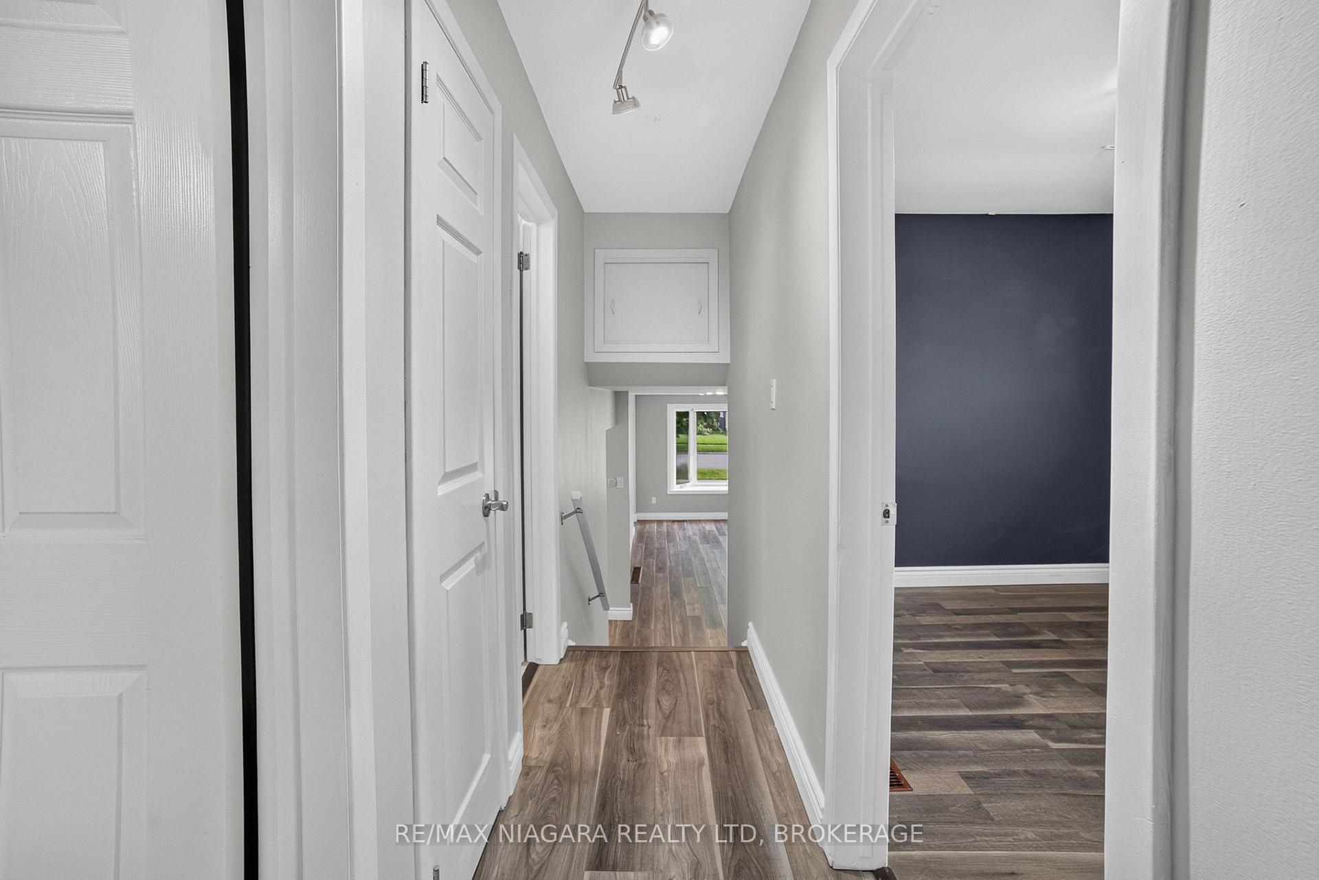 Photo 13 of 4240 Brookdale Drive, Niagara Falls, Ascot — HOMEH