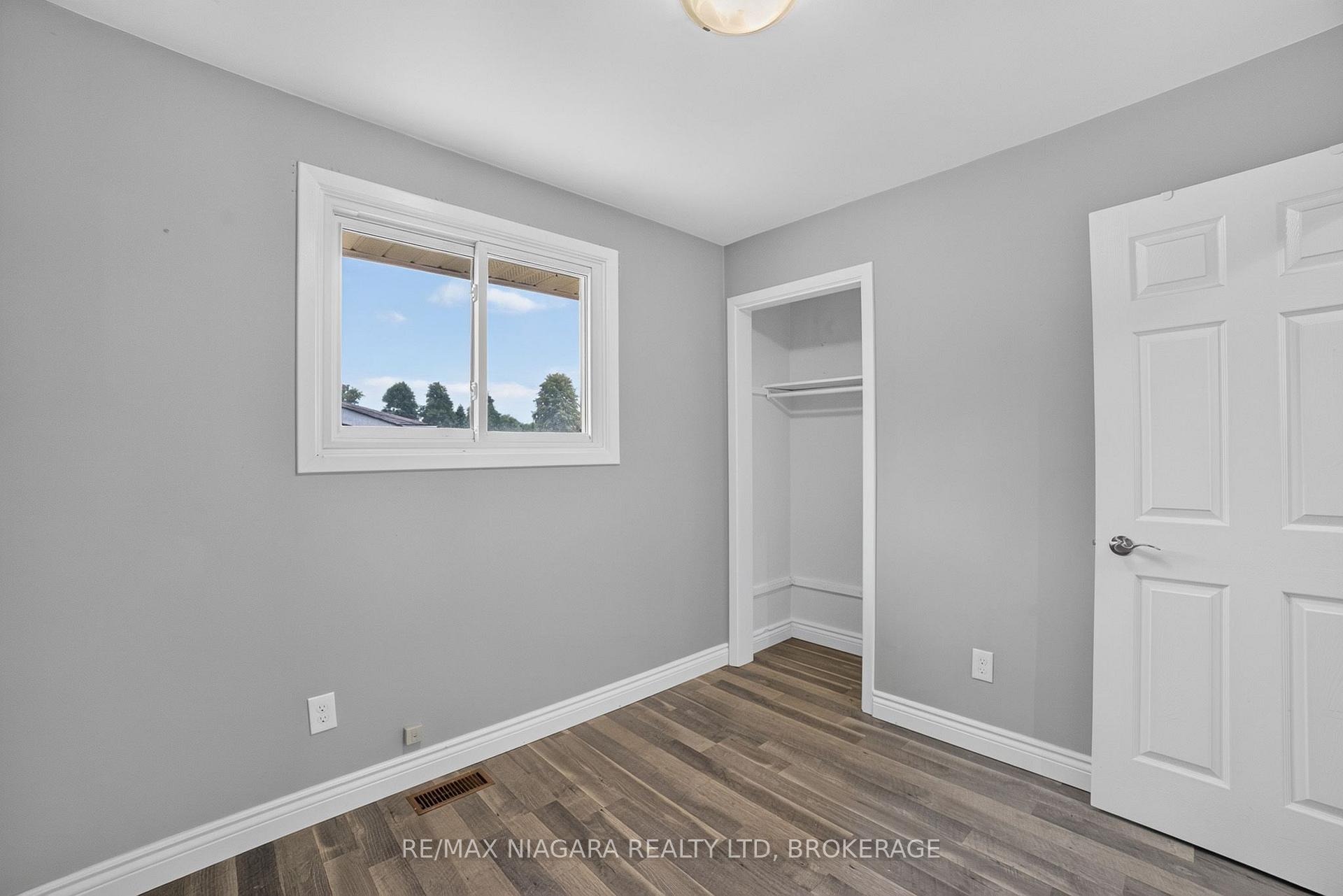 Photo 18 of 4240 Brookdale Drive, Niagara Falls, Ascot — HOMEH