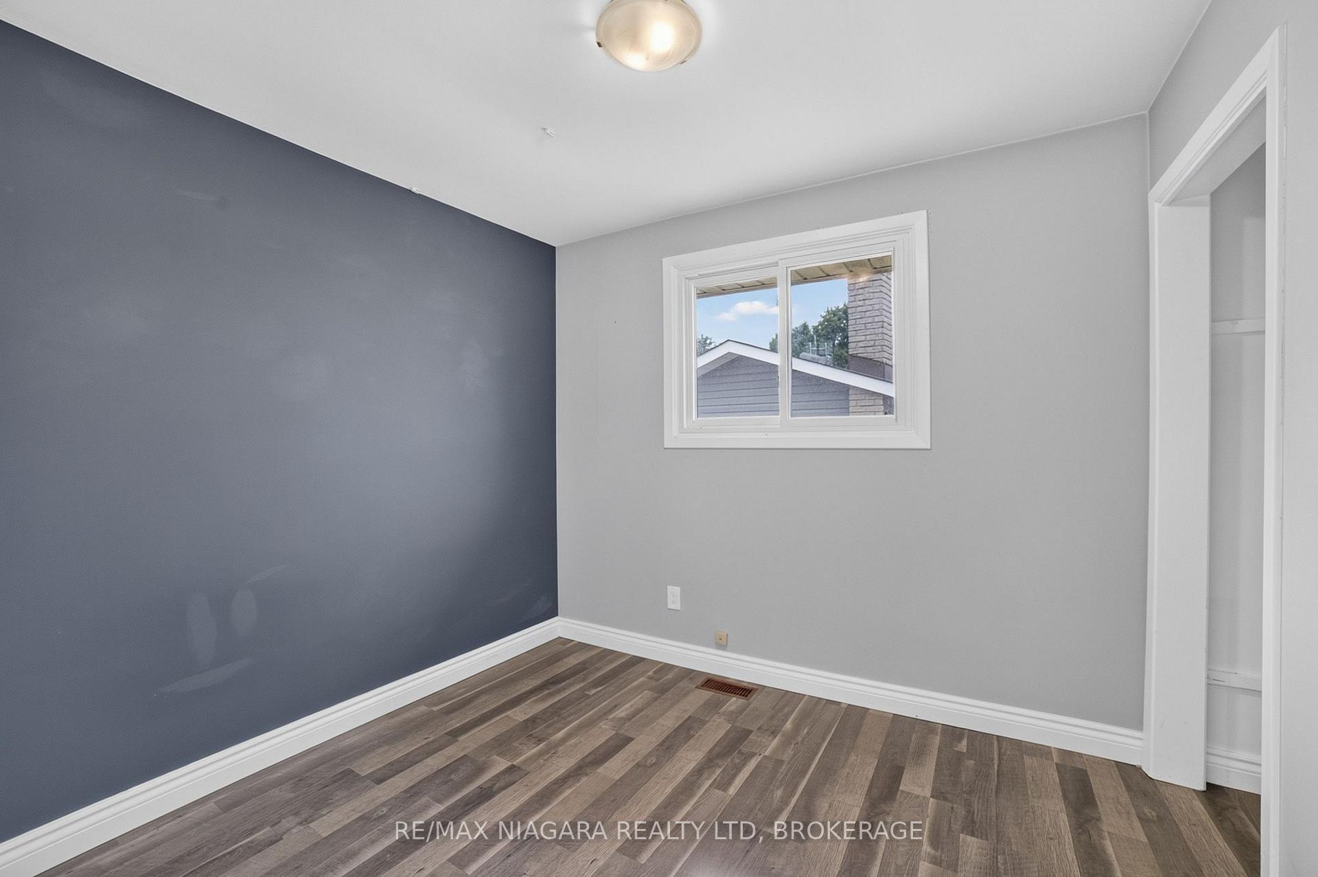 Photo 24 of 4240 Brookdale Drive, Niagara Falls, Ascot — HOMEH