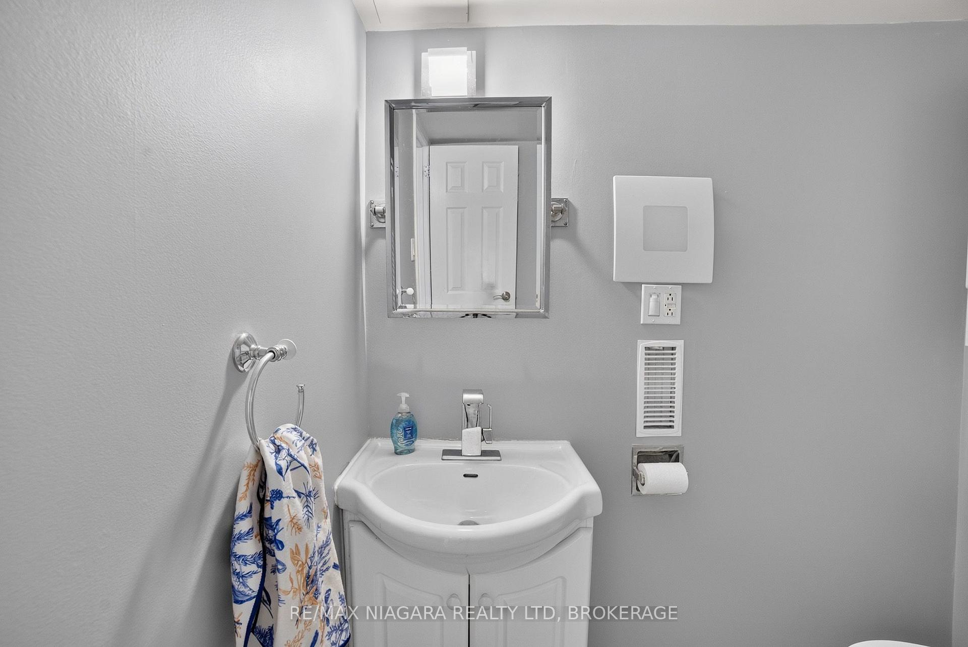 Photo 35 of 4240 Brookdale Drive, Niagara Falls, Ascot — HOMEH