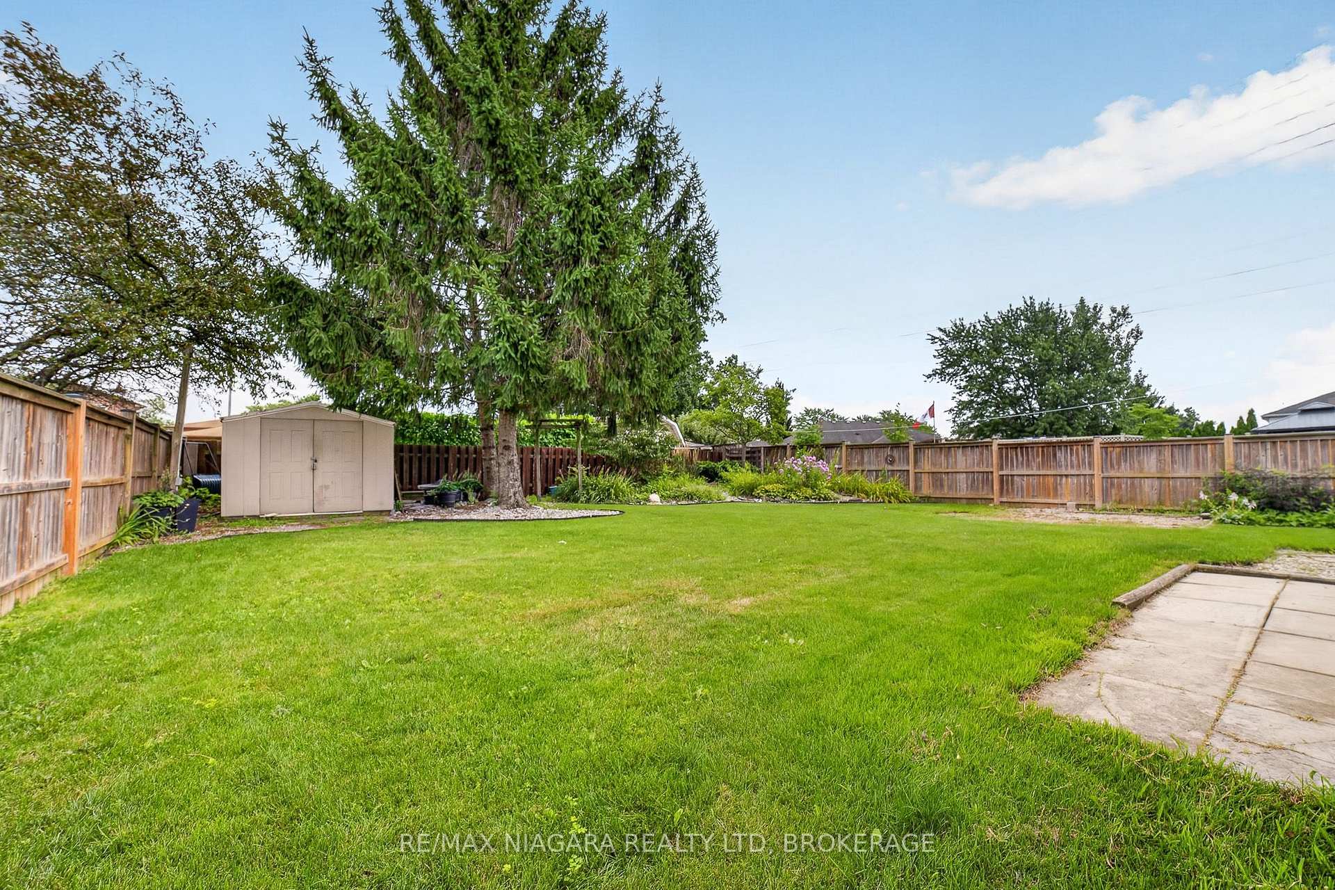 Photo 41 of 4240 Brookdale Drive, Niagara Falls, Ascot — HOMEH
