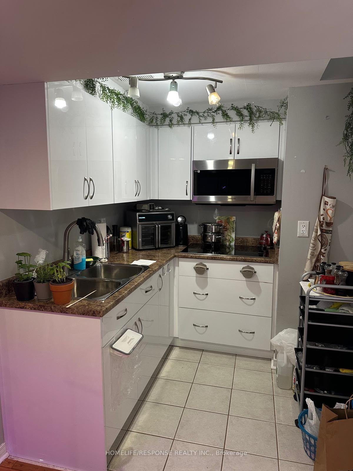 Photo 4 of Unit BASEMENT, 5695 Jenvic Grove, Mississauga, Churchill Meadows — HOMEH