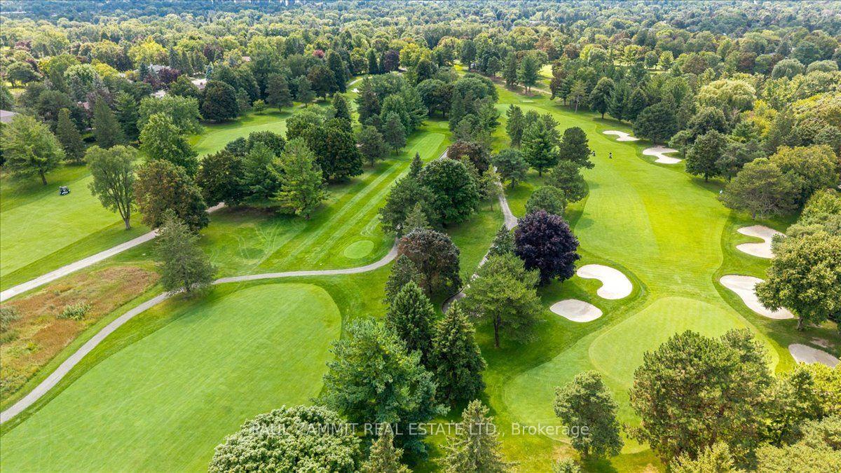 Photo 3 of 21 Kings Inn Trail, Markham, Bayview Fairway-Bayview Country Club Estates — HOMEH