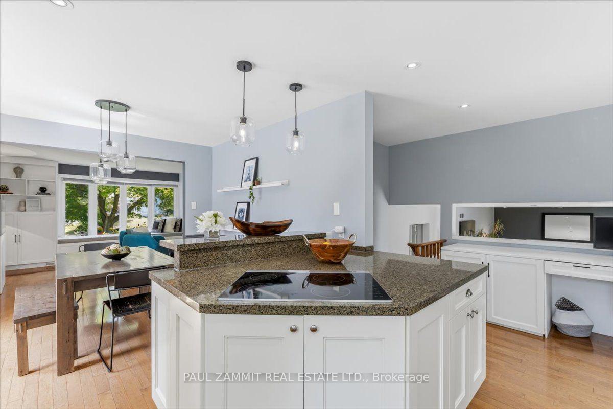 Photo 12 of 21 Kings Inn Trail, Markham, Bayview Fairway-Bayview Country Club Estates — HOMEH