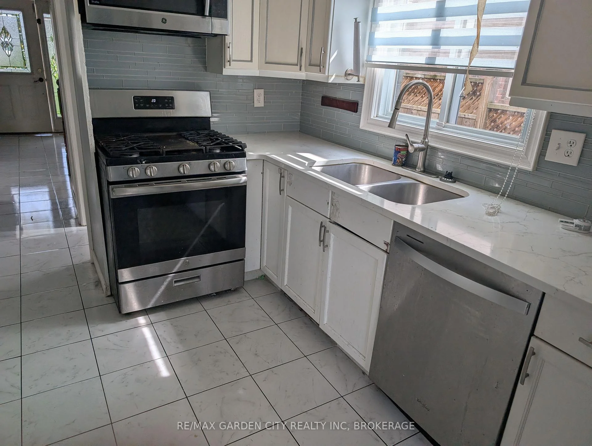 Photo 3 of 158 Summers Drive, Thorold, Confederation Heights — HOMEH