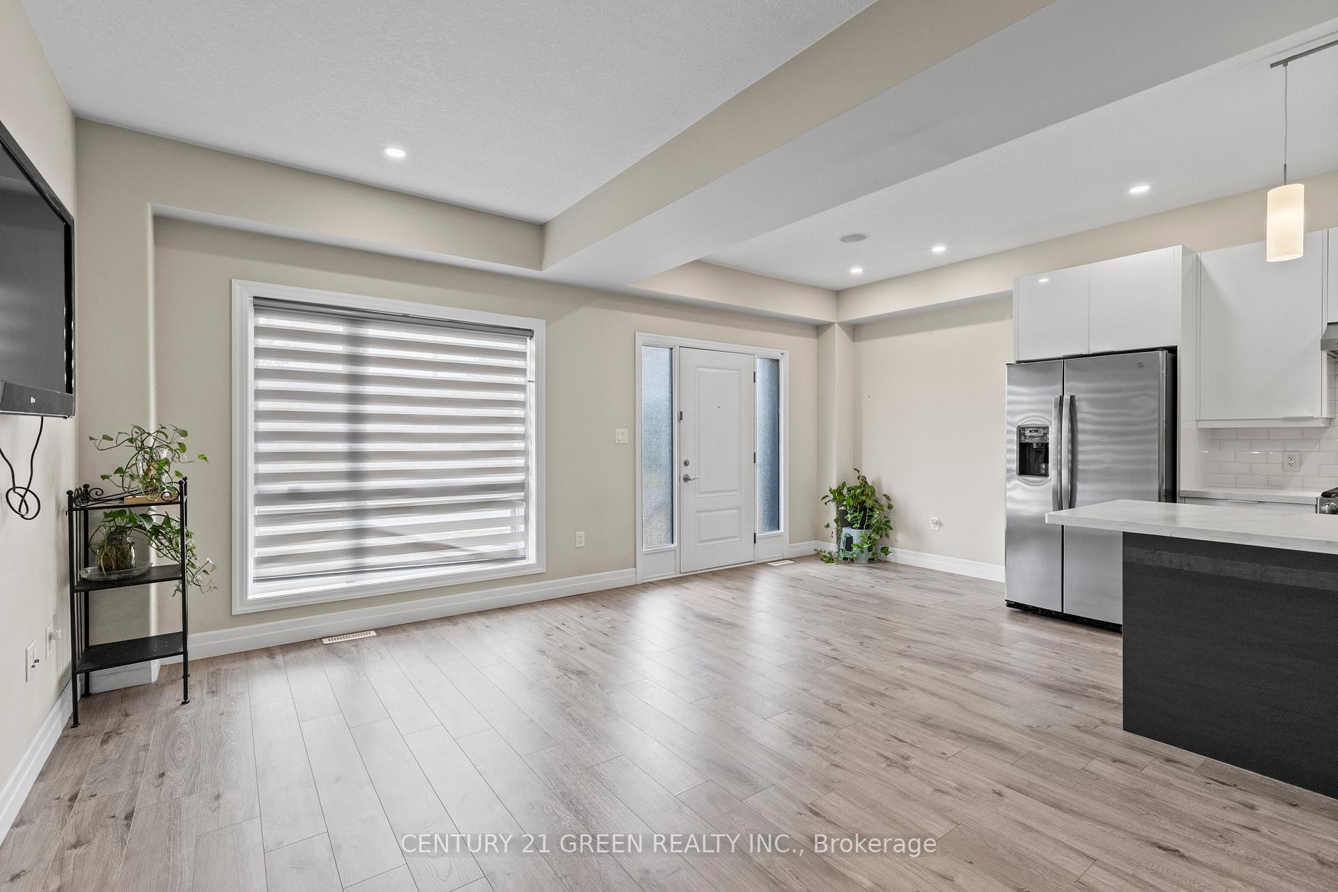 Photo 14 of 851 Sarnia Road, London, North M — HOMEH