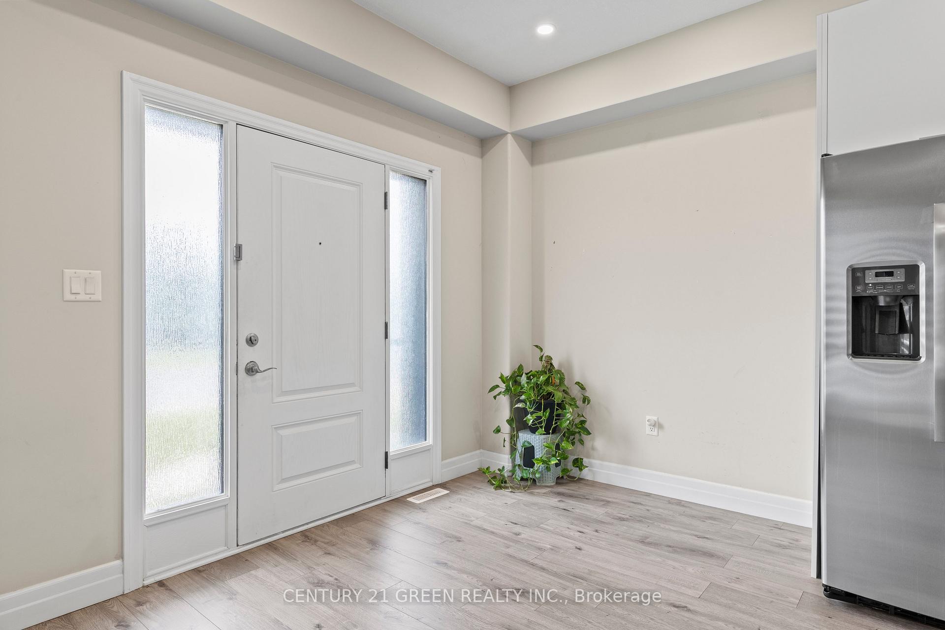 Photo 15 of 851 Sarnia Road, London, North M — HOMEH