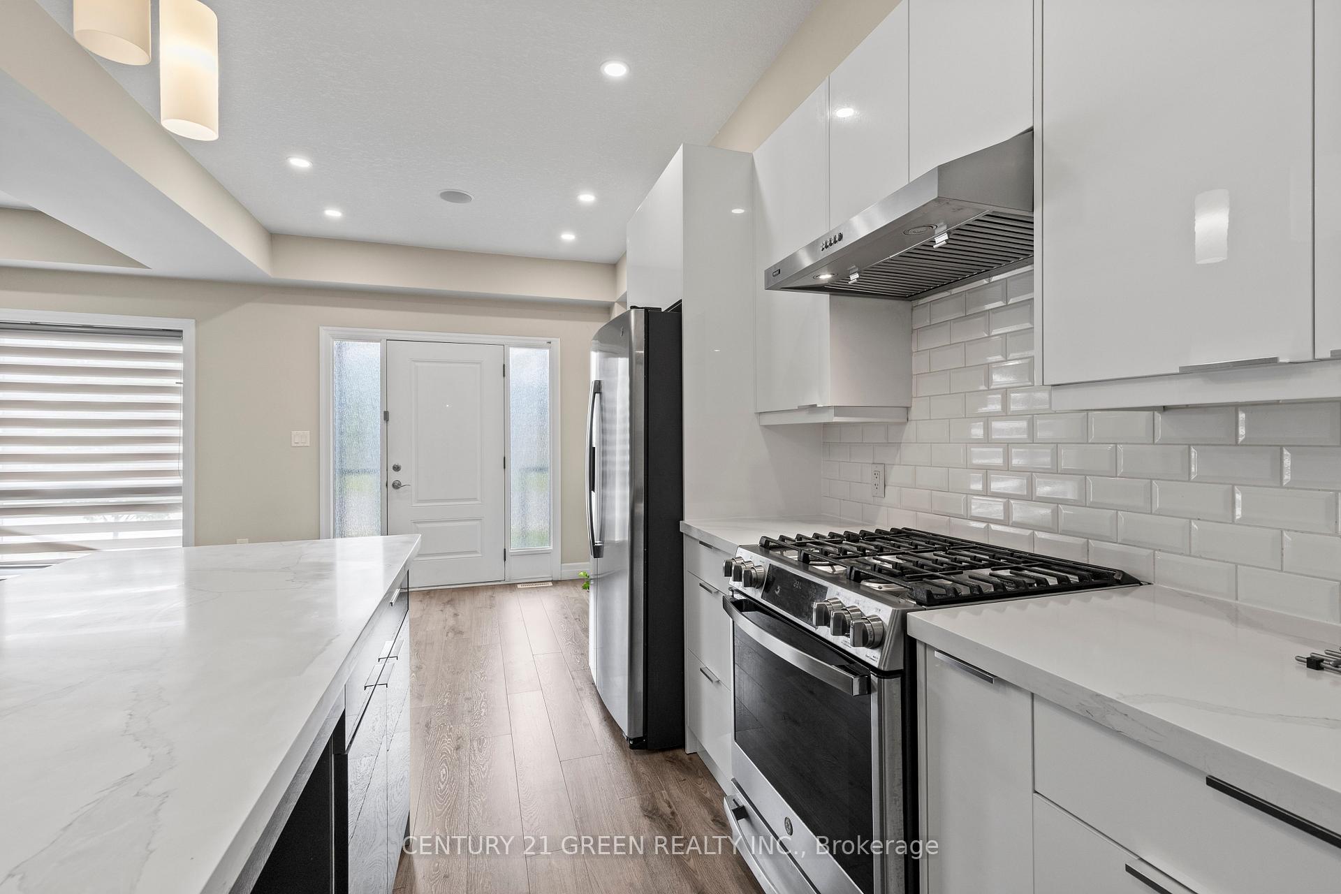 Photo 19 of 851 Sarnia Road, London, North M — HOMEH