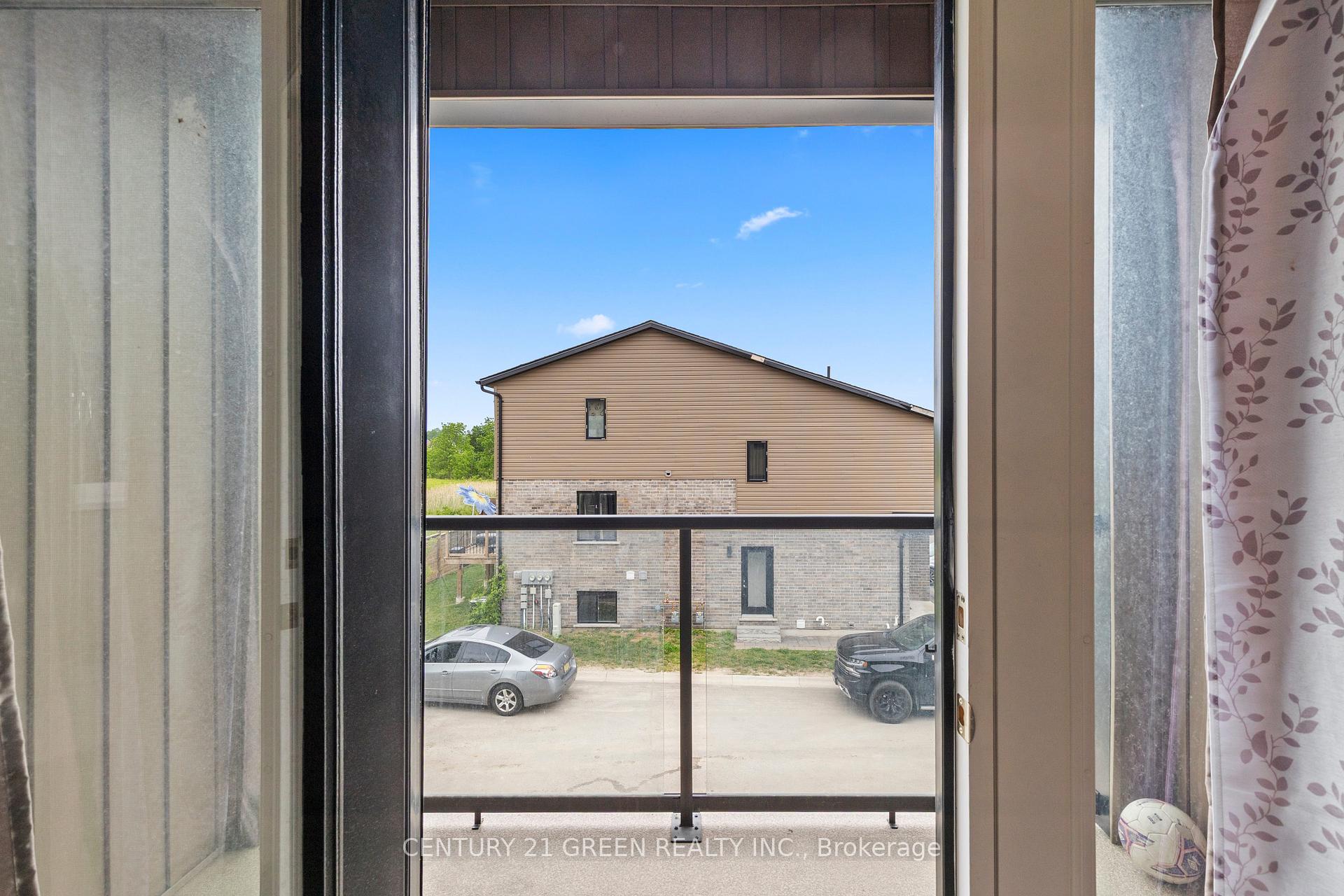 Photo 26 of 851 Sarnia Road, London, North M — HOMEH