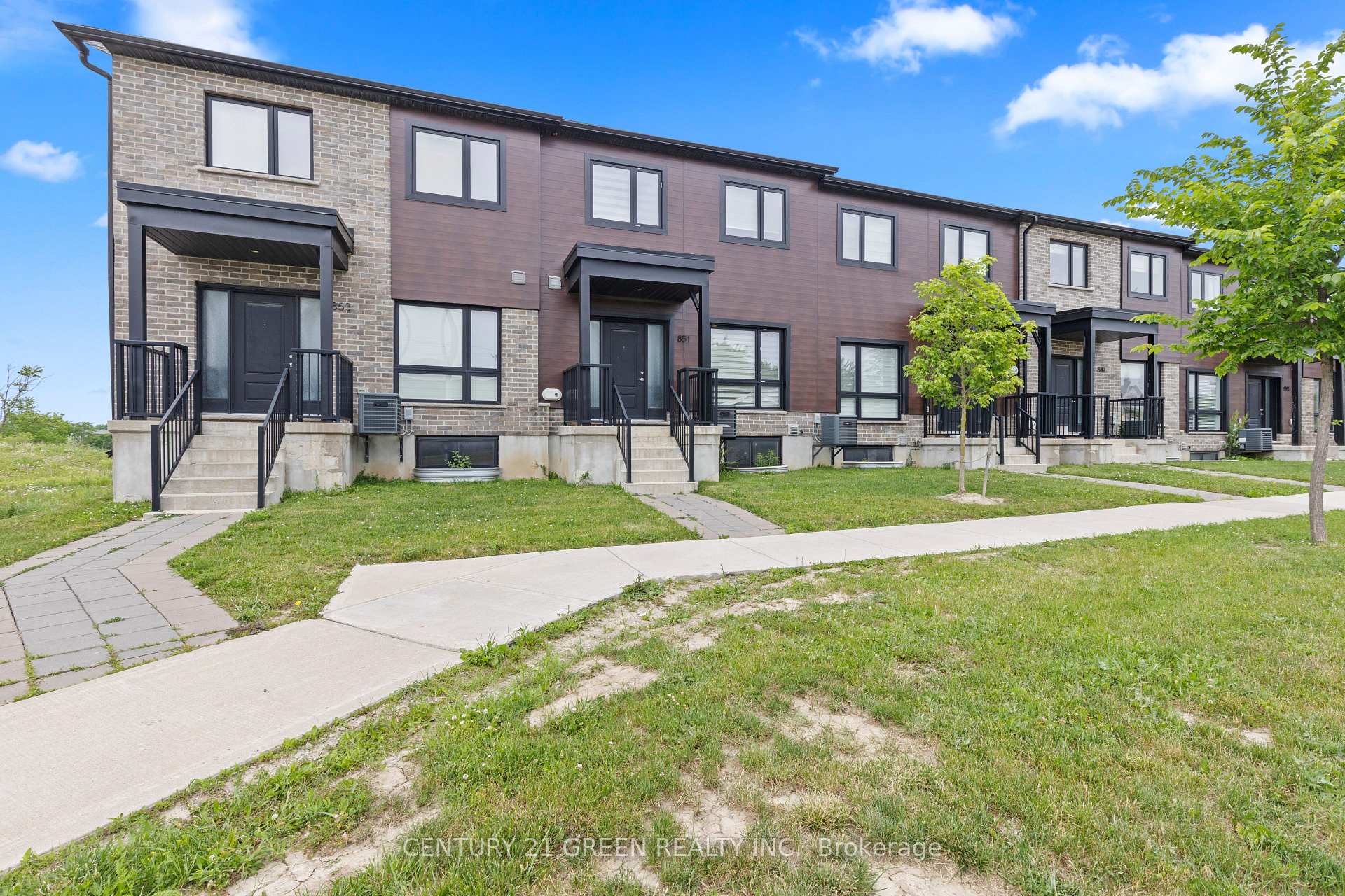 Photo 35 of 851 Sarnia Road, London, North M — HOMEH