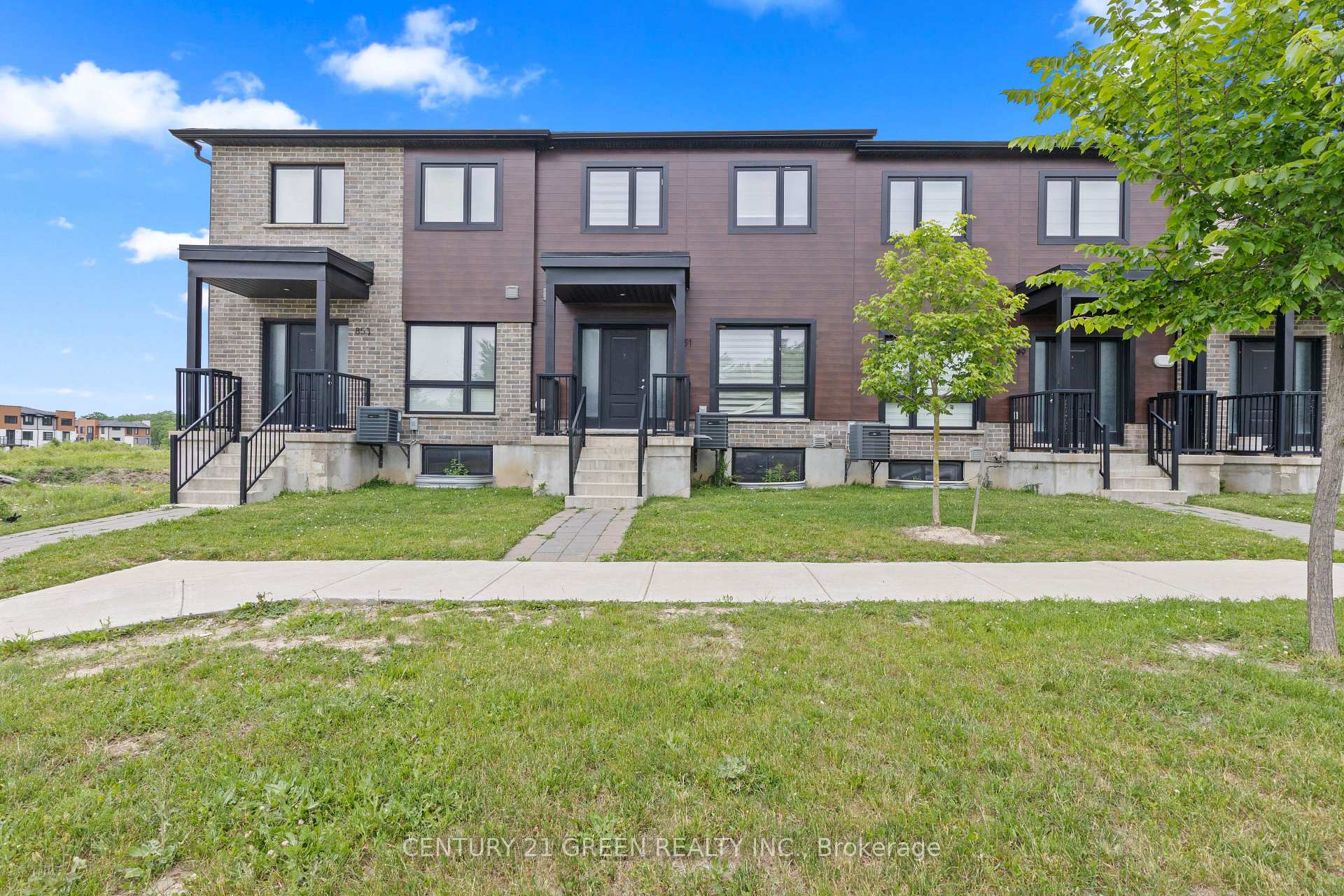 Photo 36 of 851 Sarnia Road, London, North M — HOMEH