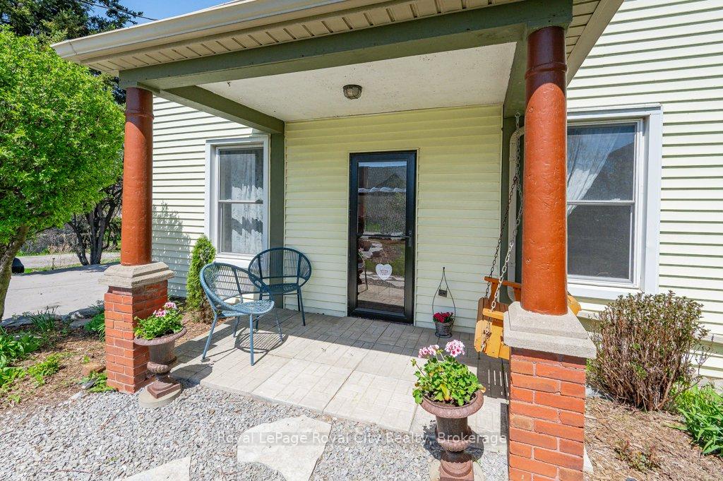 Photo 3 of 73 Queen Street, Puslinch, Morriston — HOMEH