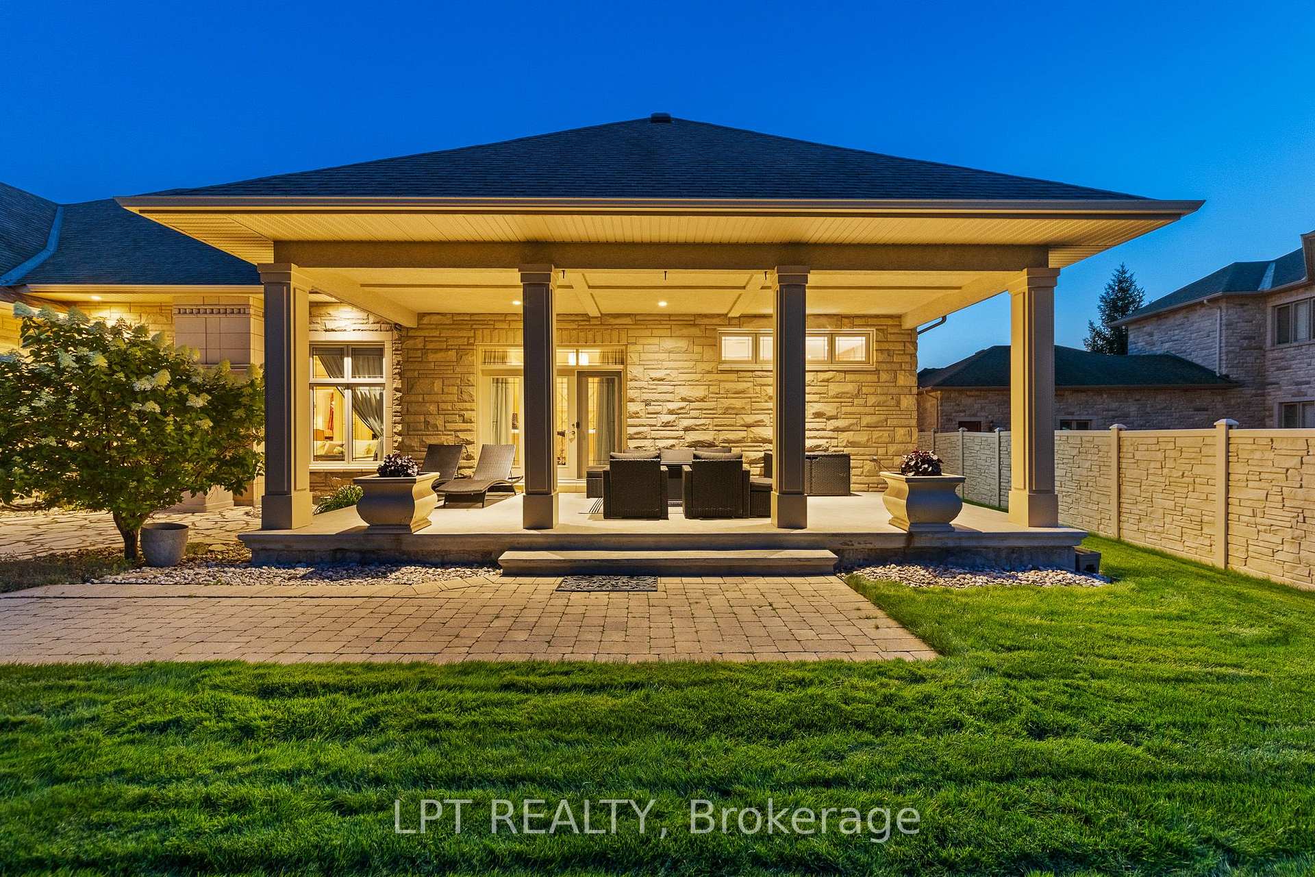 Photo 4 of 431 Lockmaster Crescent, Ottawa, Manotick Village & Manotick Estates — HOMEH