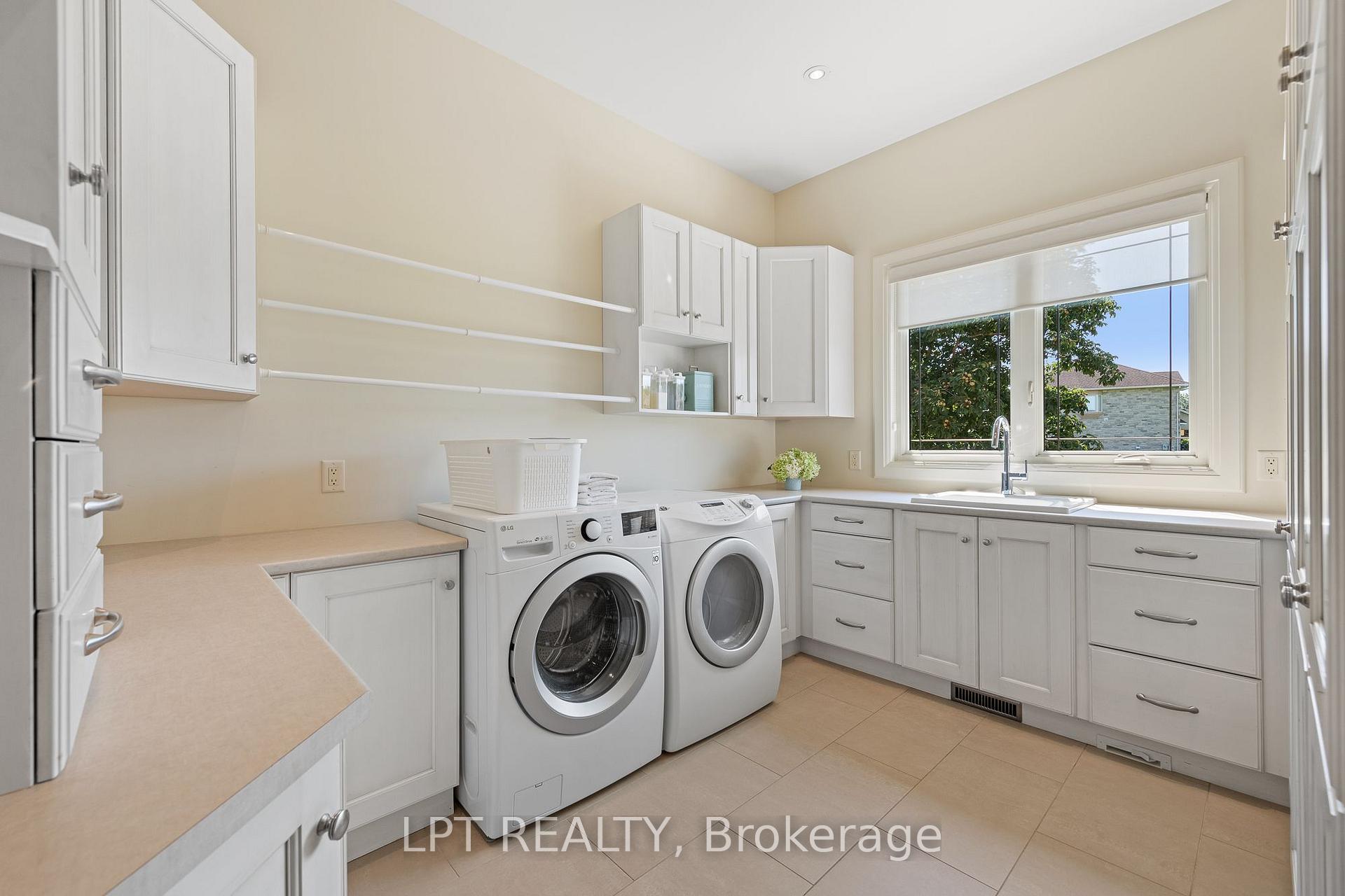Photo 22 of 431 Lockmaster Crescent, Ottawa, Manotick Village & Manotick Estates — HOMEH