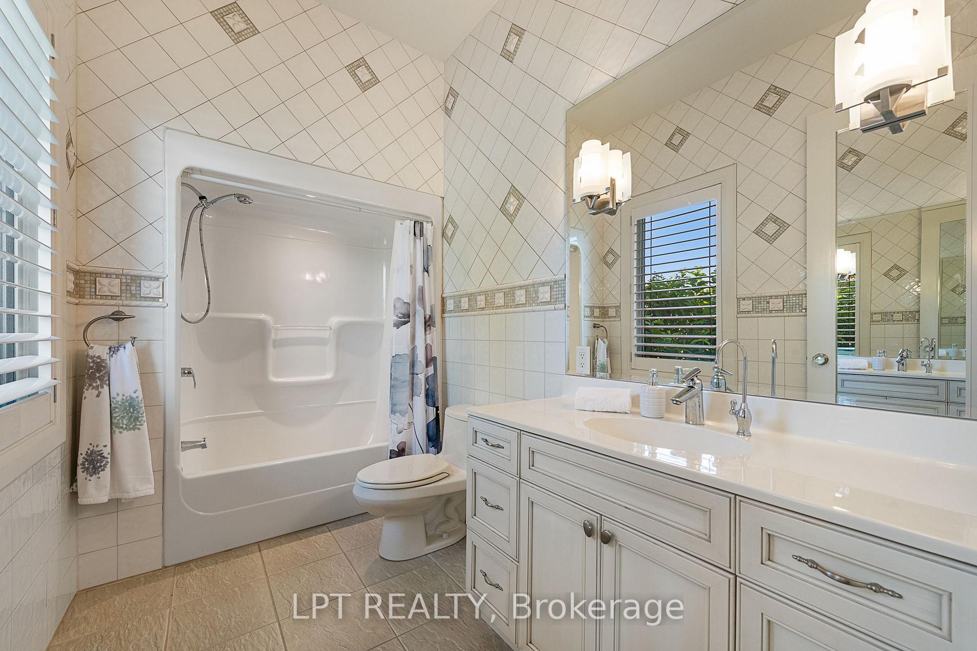Photo 28 of 431 Lockmaster Crescent, Ottawa, Manotick Village & Manotick Estates — HOMEH