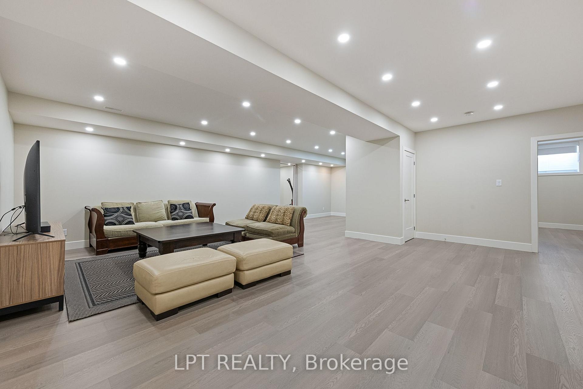 Photo 36 of 431 Lockmaster Crescent, Ottawa, Manotick Village & Manotick Estates — HOMEH