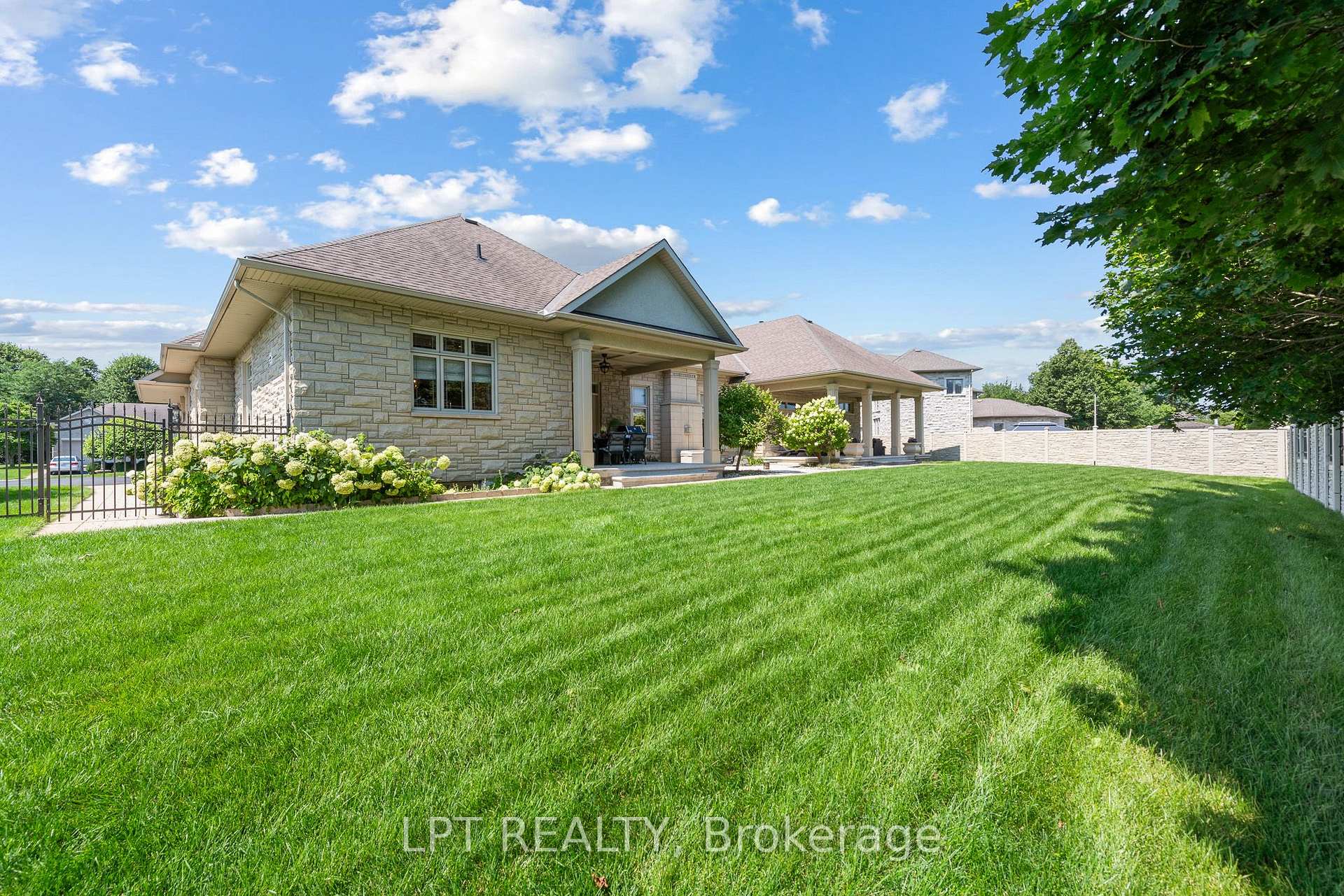 Photo 41 of 431 Lockmaster Crescent, Ottawa, Manotick Village & Manotick Estates — HOMEH