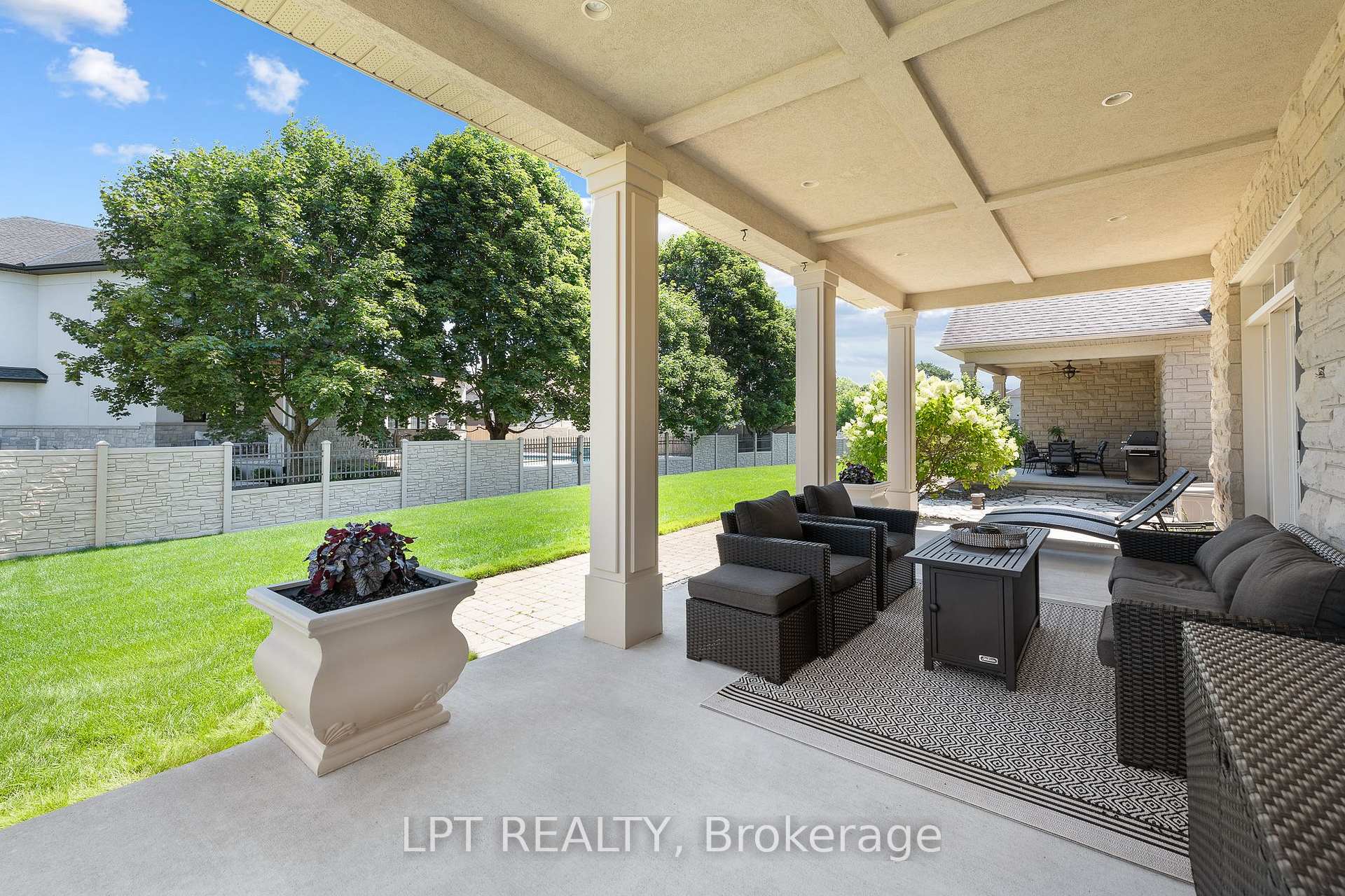 Photo 42 of 431 Lockmaster Crescent, Ottawa, Manotick Village & Manotick Estates — HOMEH