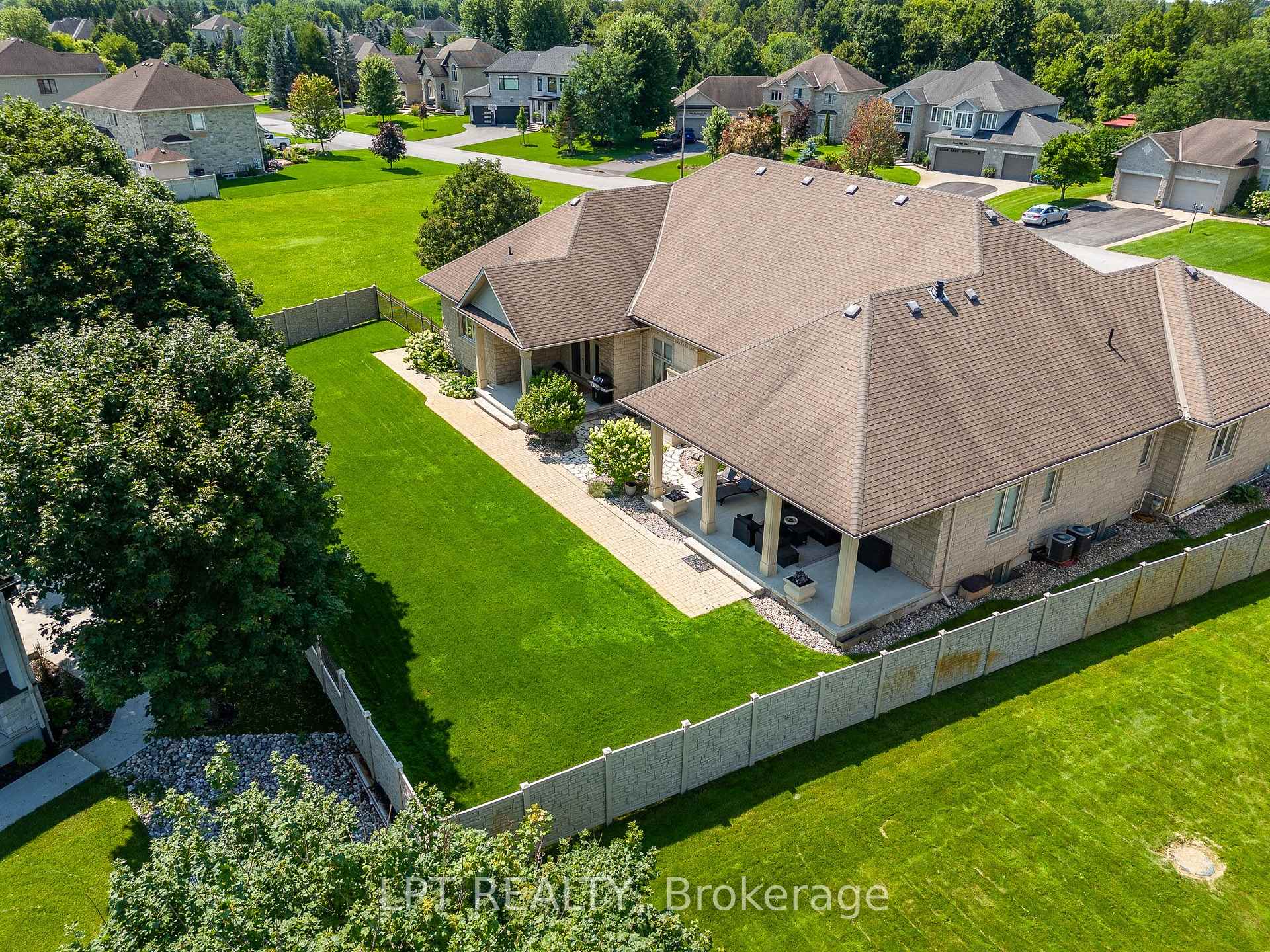 Photo 47 of 431 Lockmaster Crescent, Ottawa, Manotick Village & Manotick Estates — HOMEH