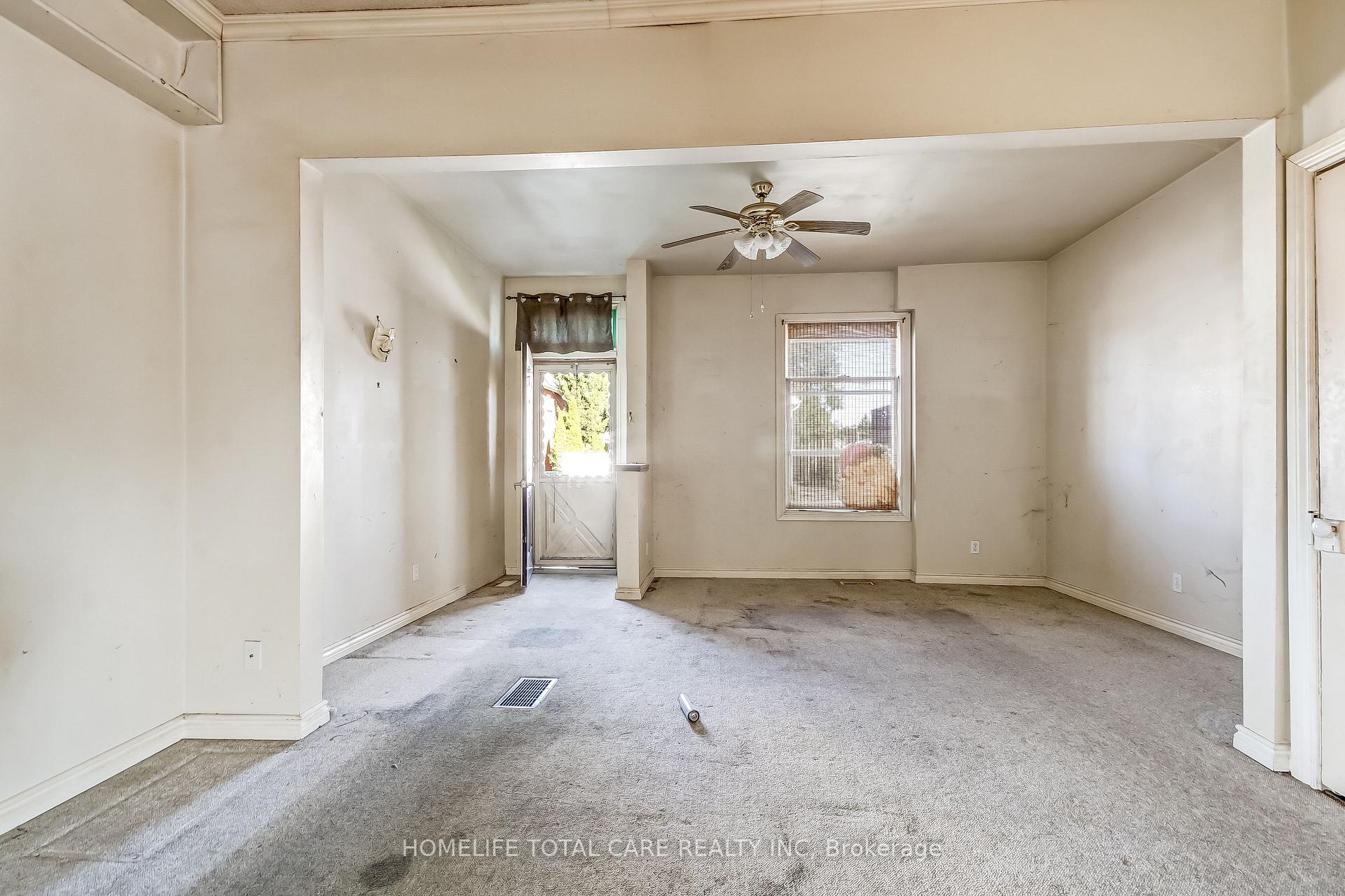 Photo 5 of 49 Grand Street, Brantford, North Park/Wood St. — HOMEH