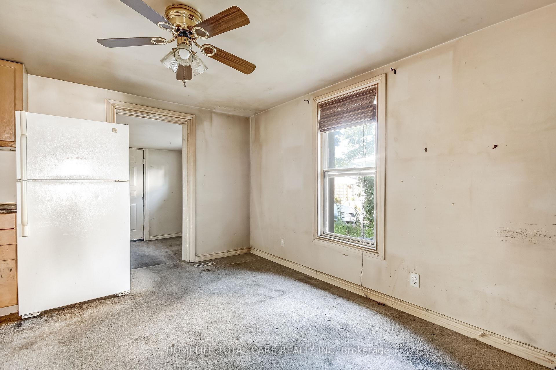 Photo 6 of 49 Grand Street, Brantford, North Park/Wood St. — HOMEH