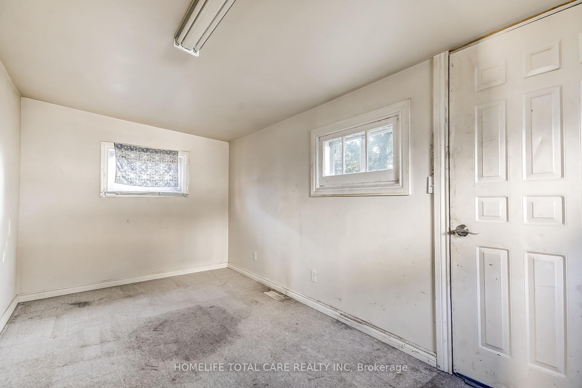 Photo 8 of 49 Grand Street, Brantford, North Park/Wood St. — HOMEH