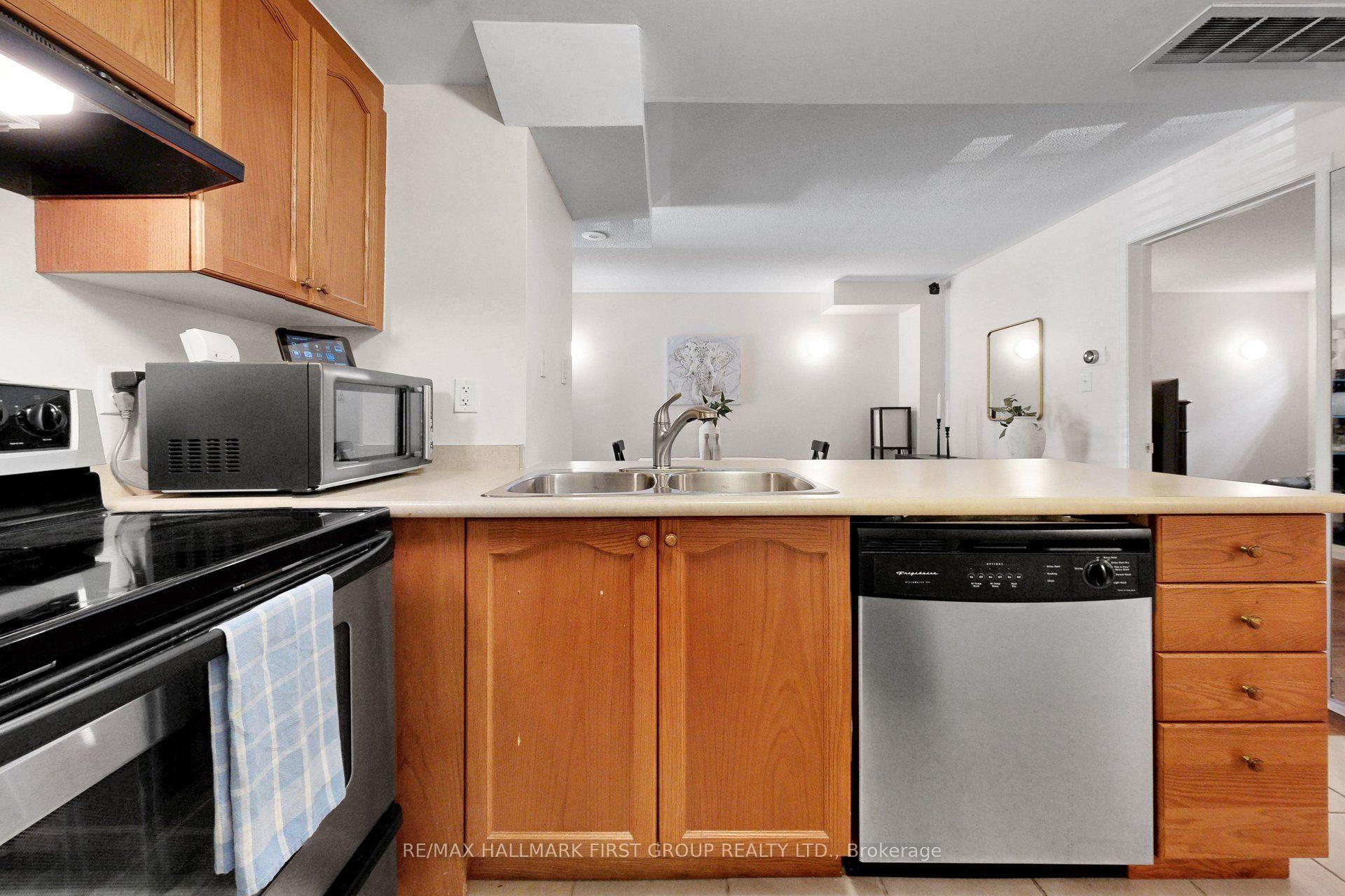 Photo 15 of Unit 34, 42 Pinery Trail, Scarborough, Malvern — HOMEH