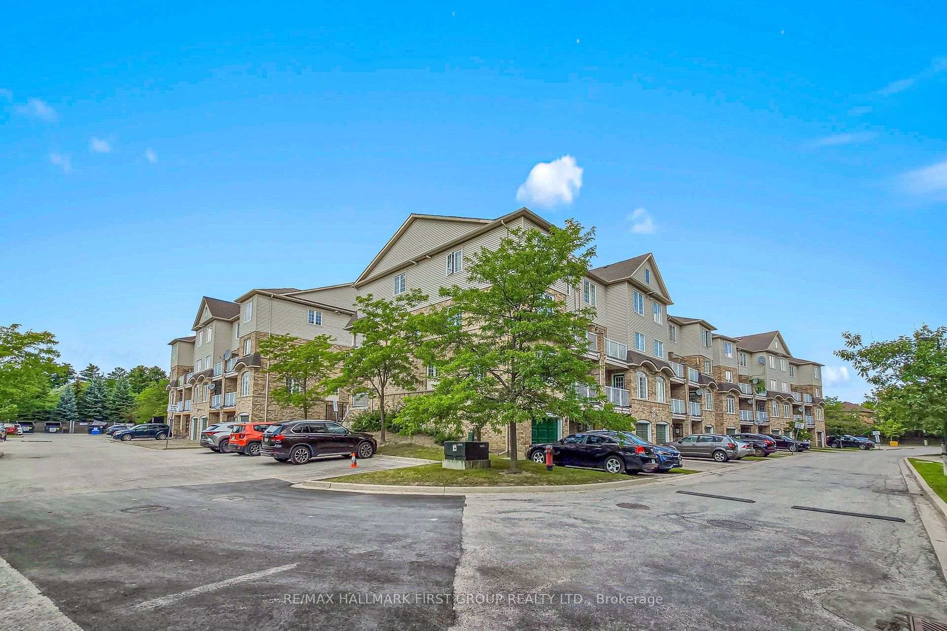 Photo 25 of Unit 34, 42 Pinery Trail, Scarborough, Malvern — HOMEH