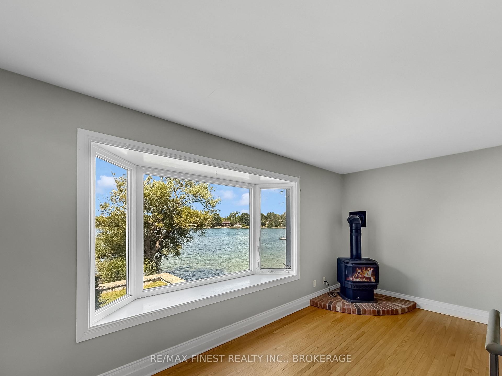 Photo 8 of 9 Point Crescent, Kingston, City SouthWest — HOMEH
